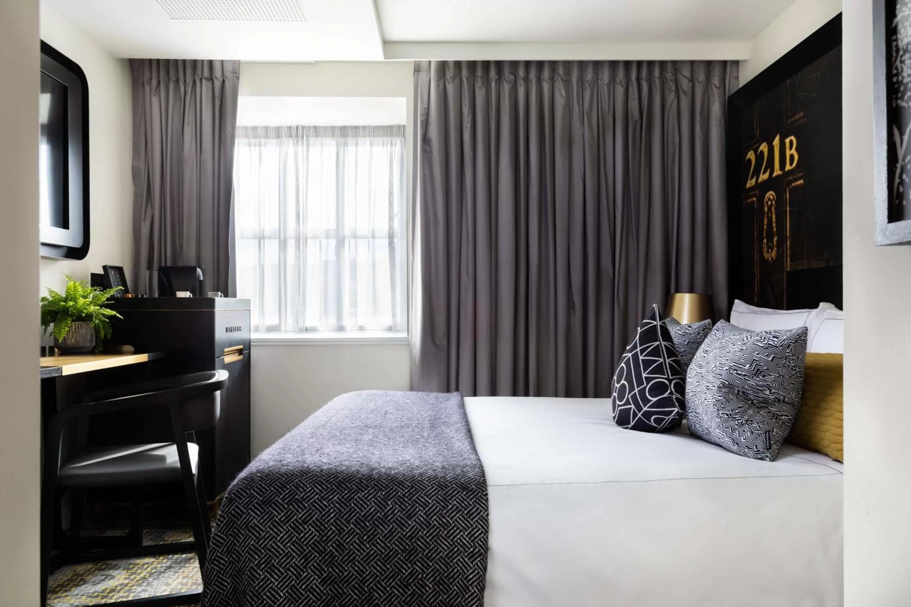 Double Room in Holmes Hotel London