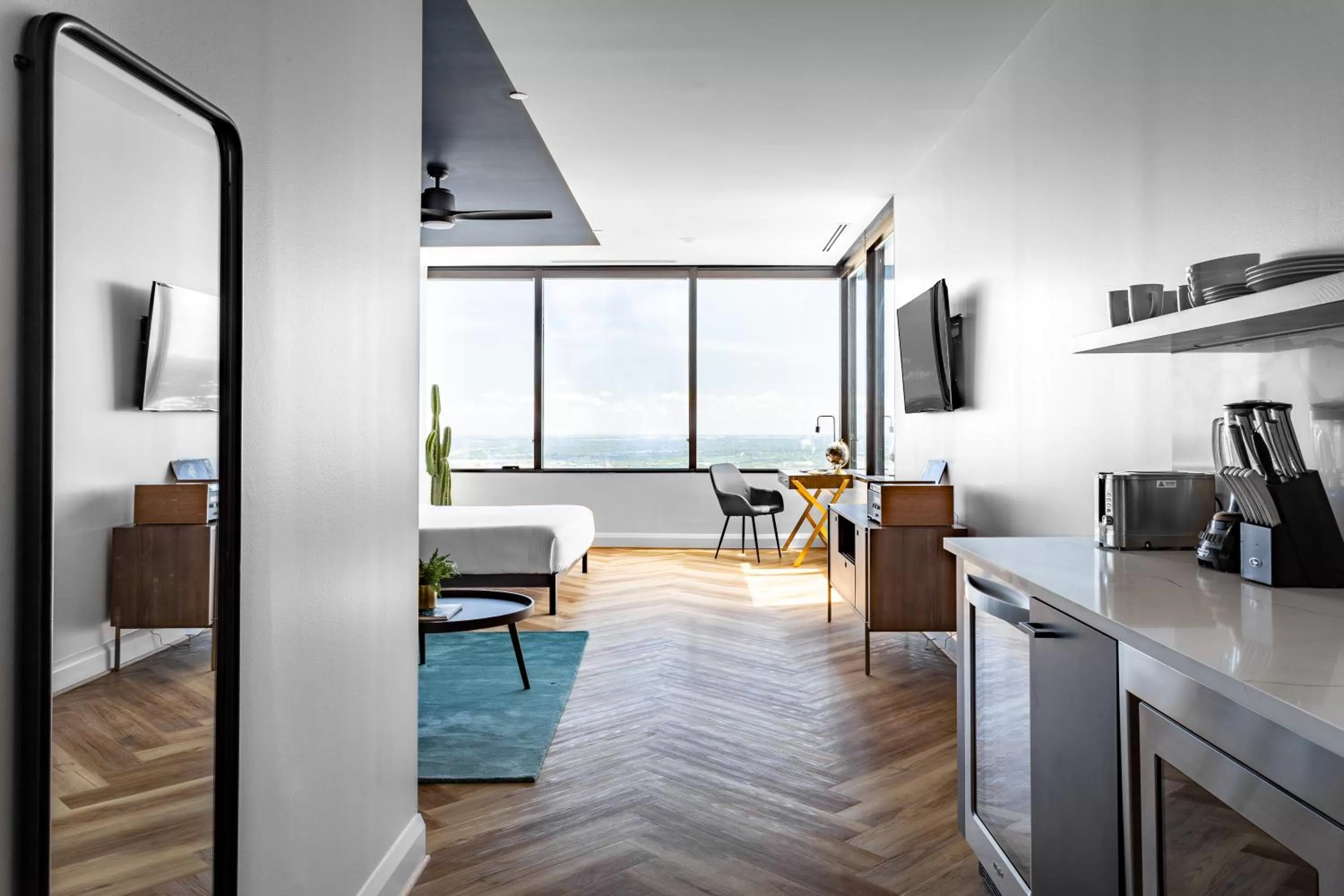 Accessible King Studio (Self Check-in with Virtual Front Desk) in Mint House Dallas Downtown By Kasa