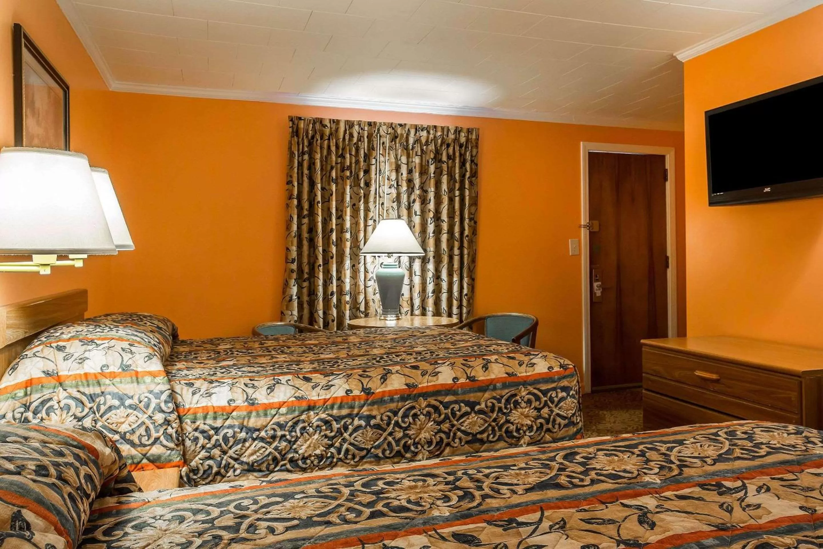 Double Room with Two Double Beds - Non-Smoking in Rodeway Inn Lincoln I-93