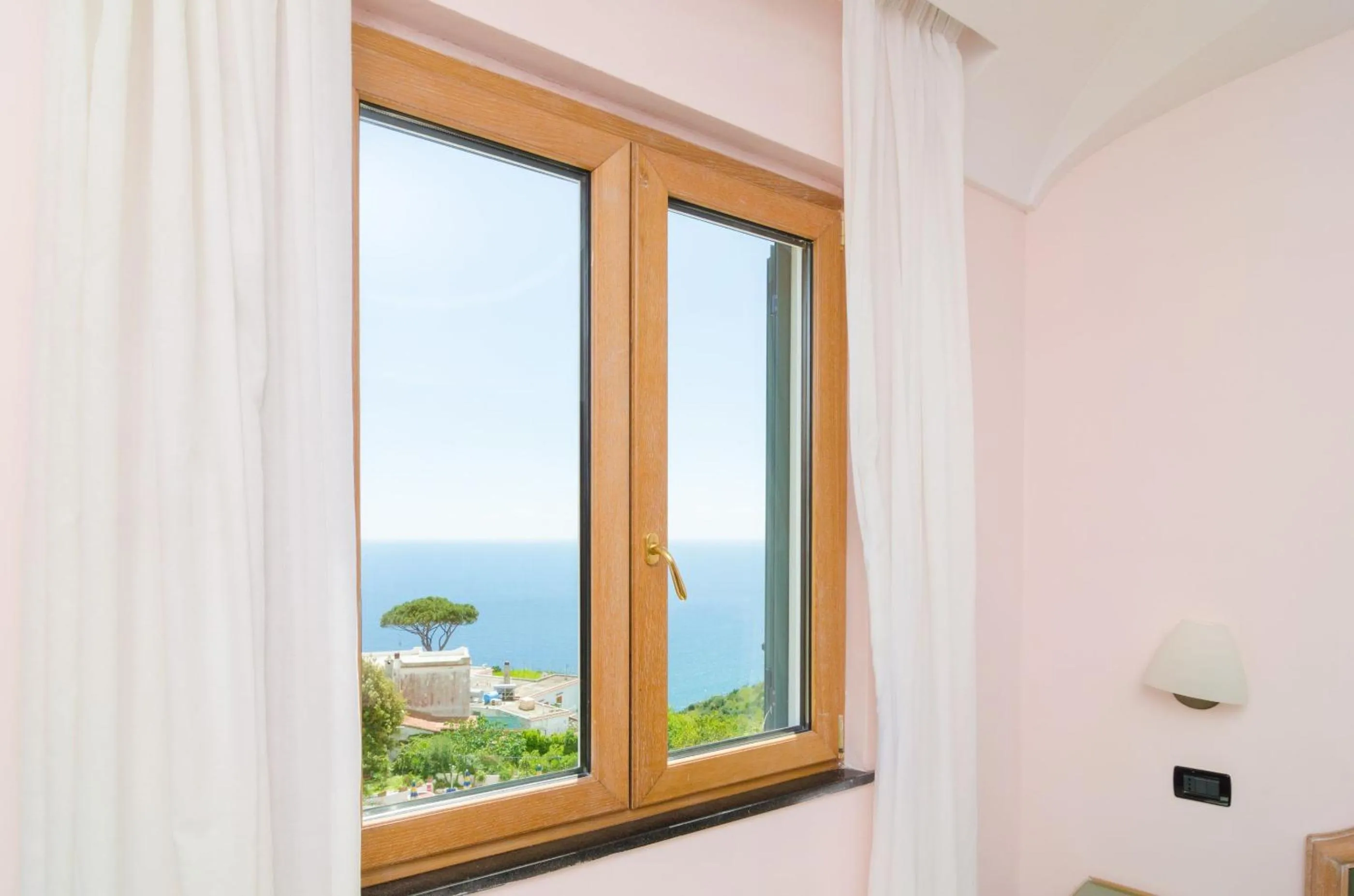 Standard Double Room with Sea View in Hotel Terme Saint Raphael