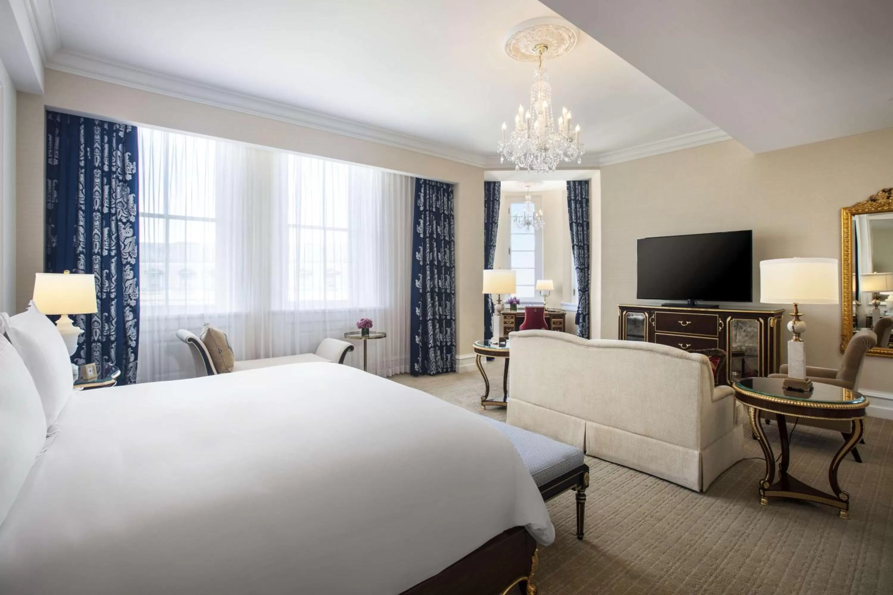 Junior King Suite in Waldorf Astoria Washington DC