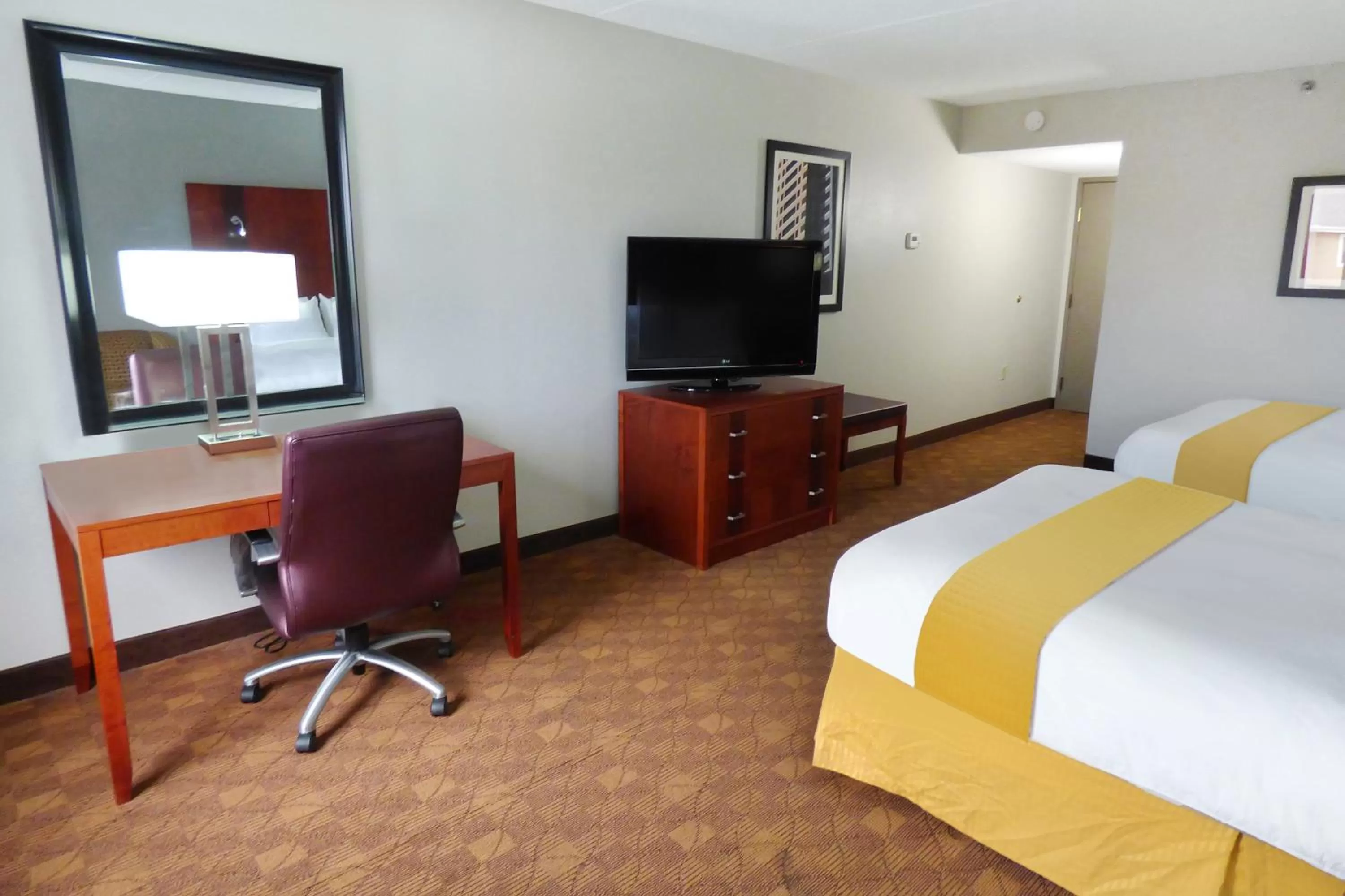 Double Beds - Accessible/Nonsmoking in Radisson Akron-Fairlawn Copley