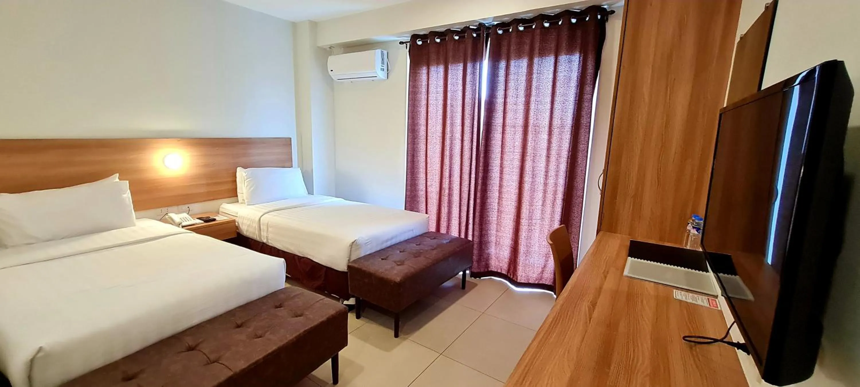 Deluxe Double or Twin Room in Mango Suites