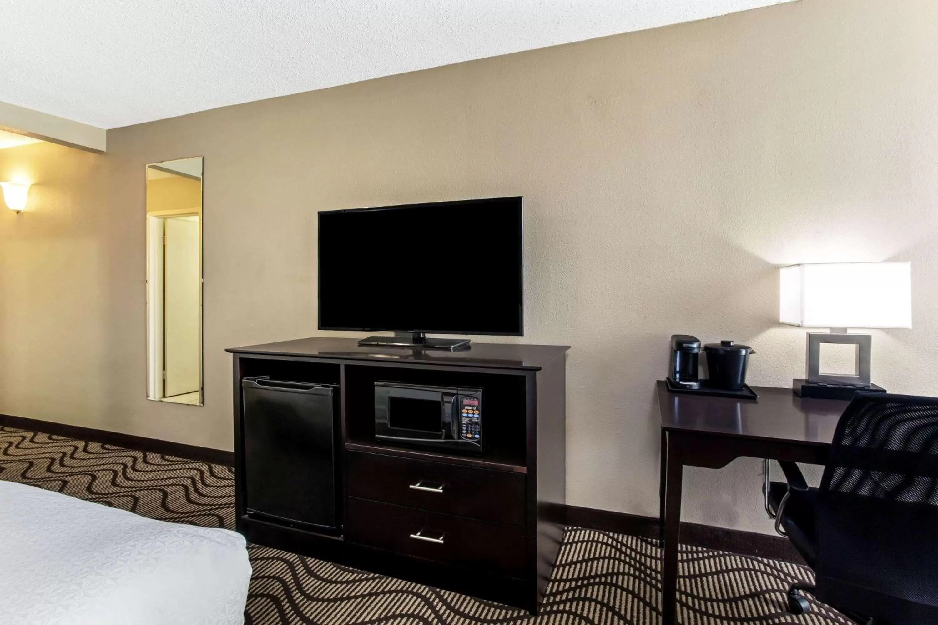 Deluxe King Room - Non-Smoking in La Quinta by Wyndham Wytheville