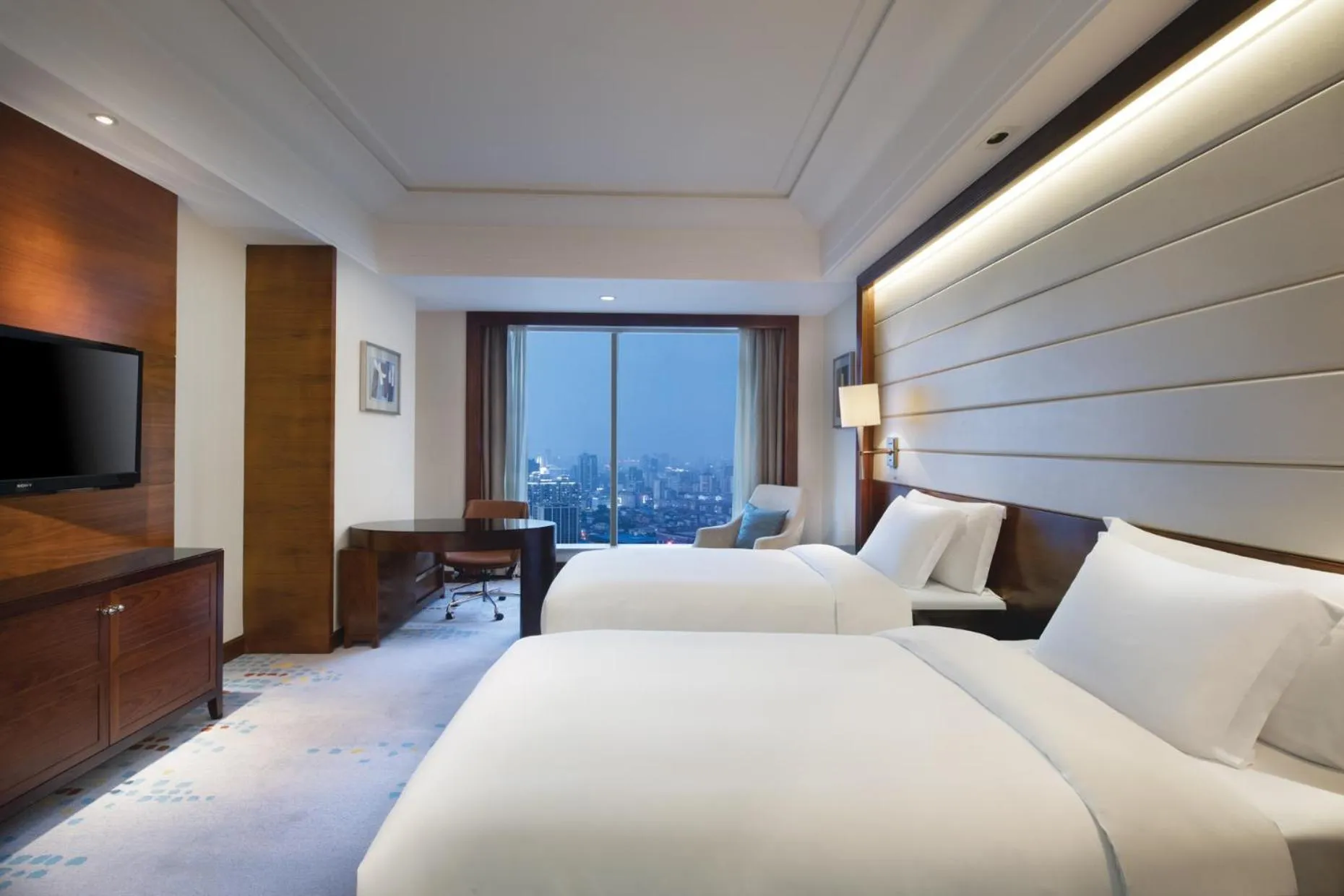 Standard Twin Room in Crowne Plaza Nanchang Riverside by IHG
