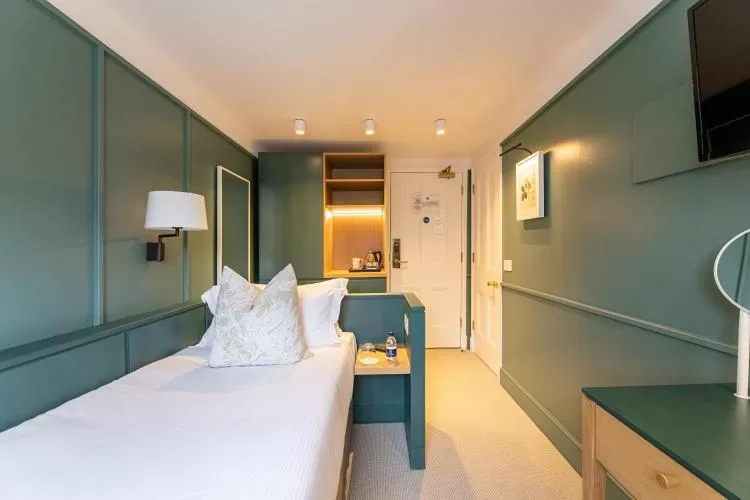 Single Room with Garden View in The Goodenough Hotel London