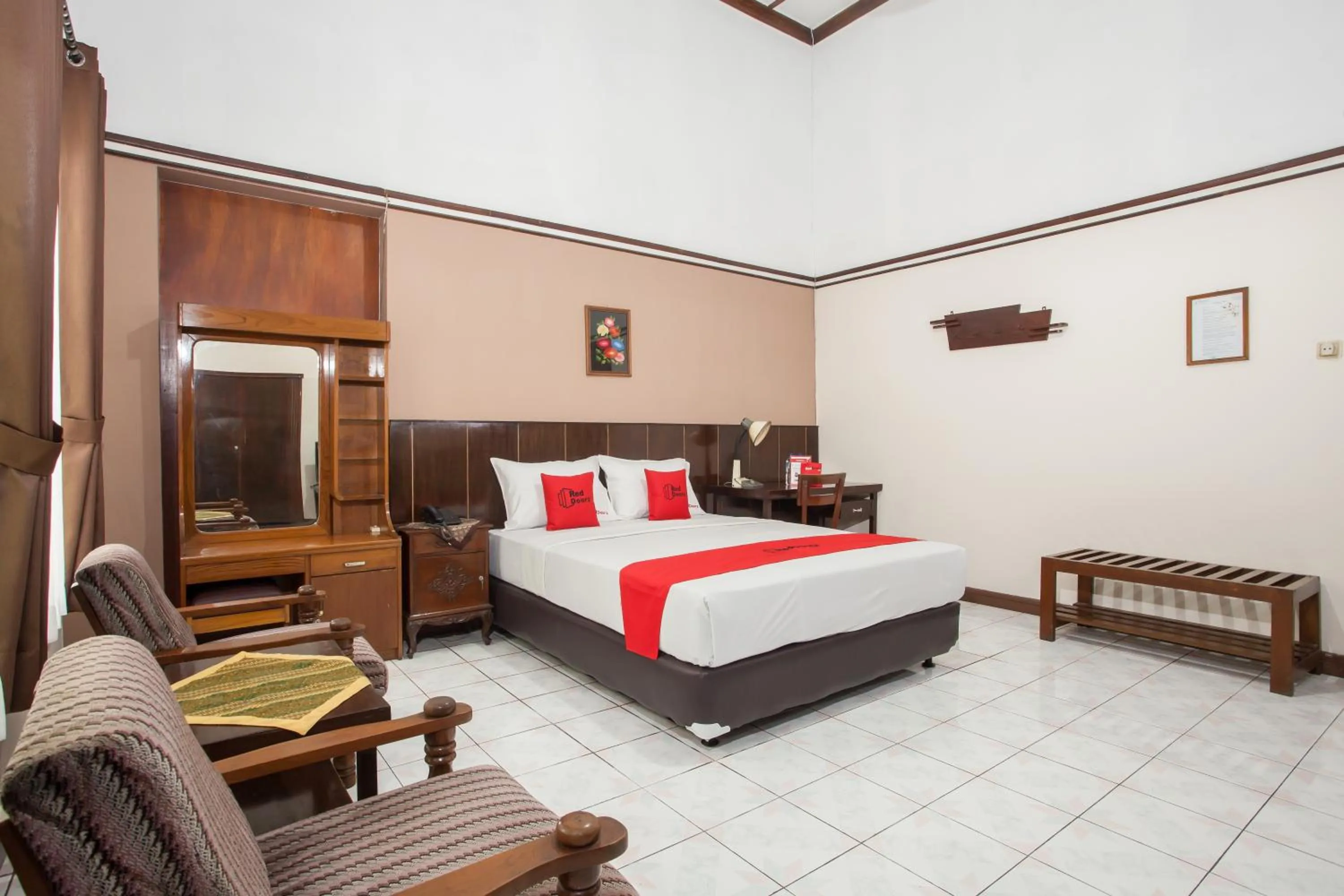 Double Room in RedDoorz near Balai Kota Malang