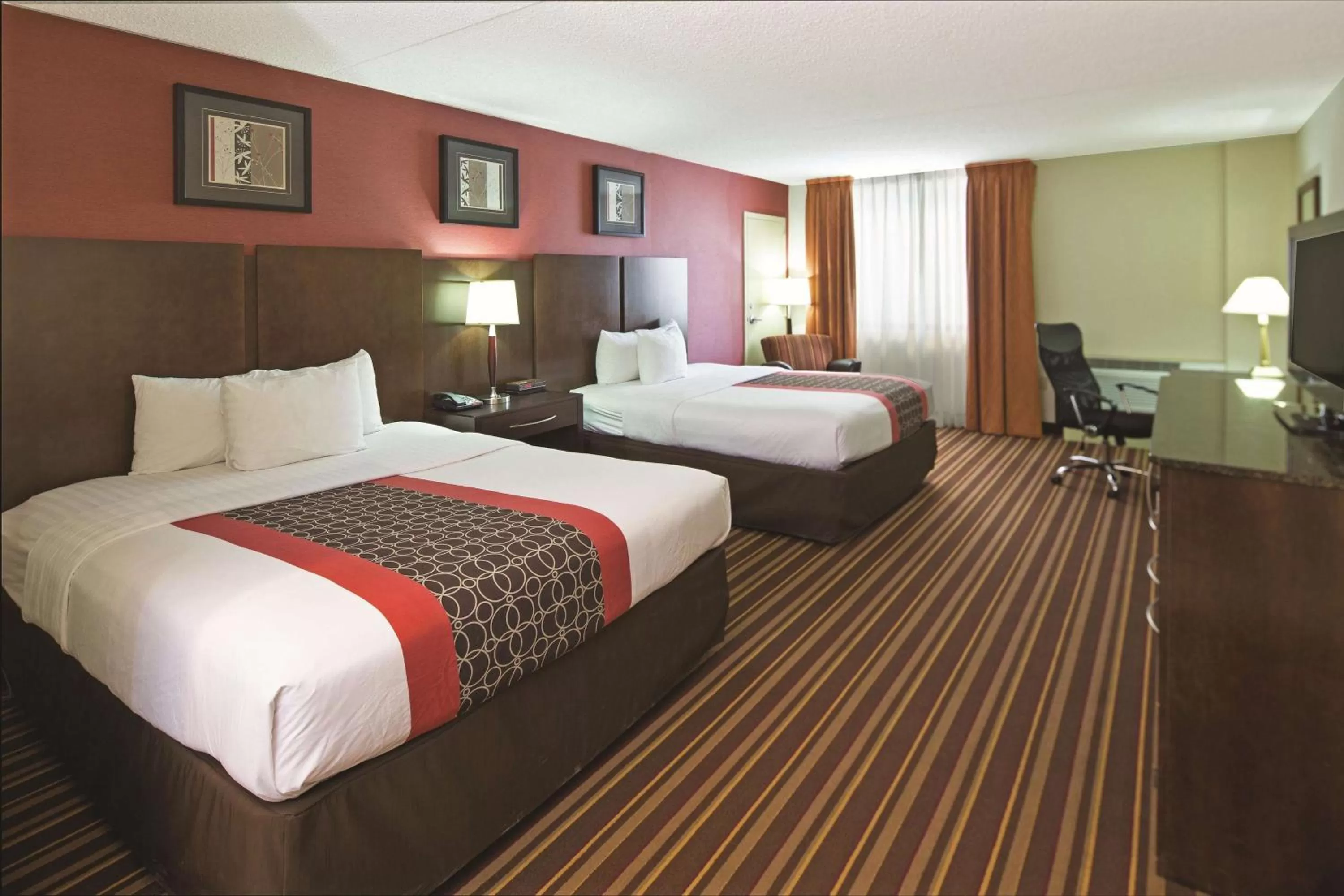 Queen Room with Two Queen Beds in La Quinta by Wyndham Salisbury