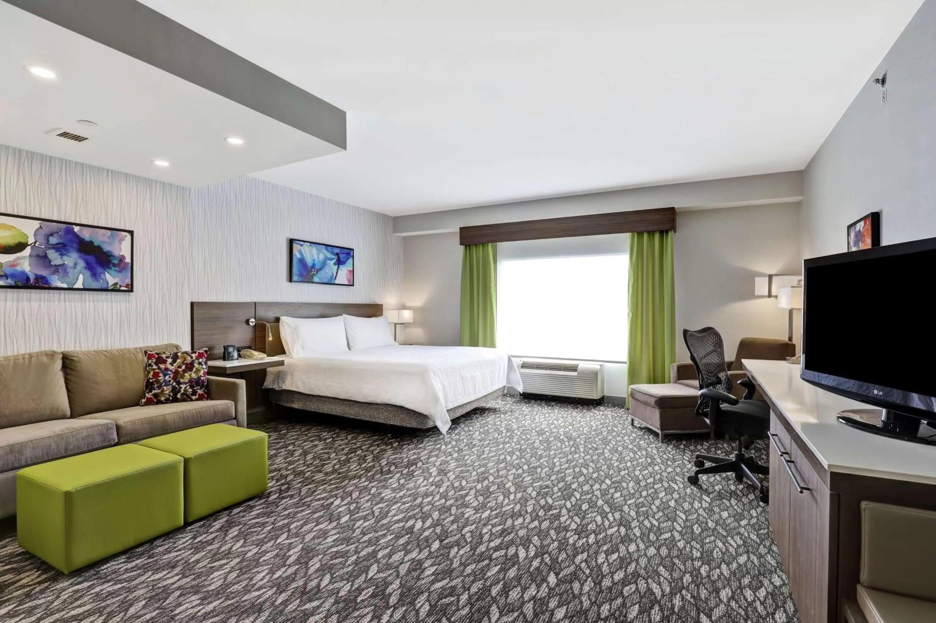 Deluxe King Room in Hilton Garden Inn Toronto/Ajax