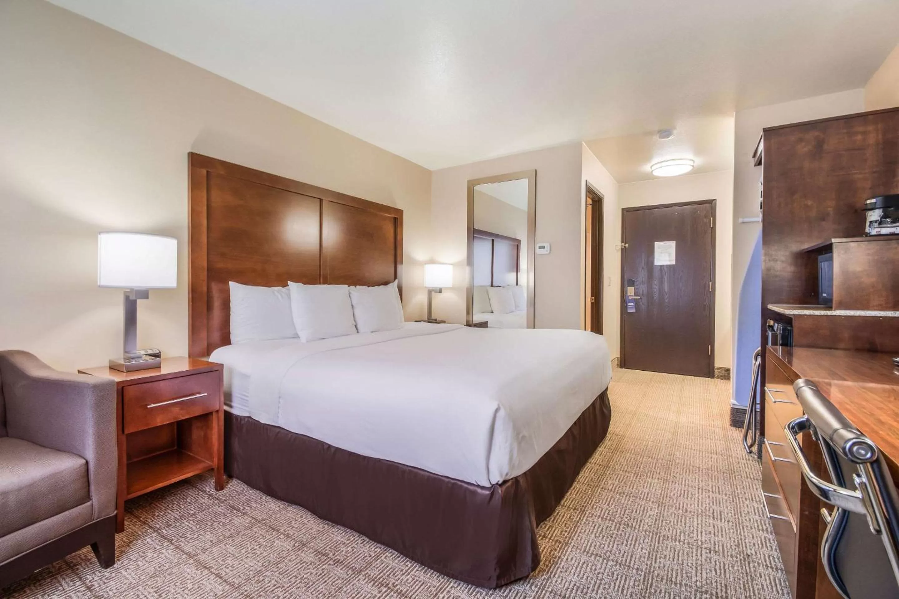 King Room - Accessible/Non-Smoking in Comfort Inn Newport