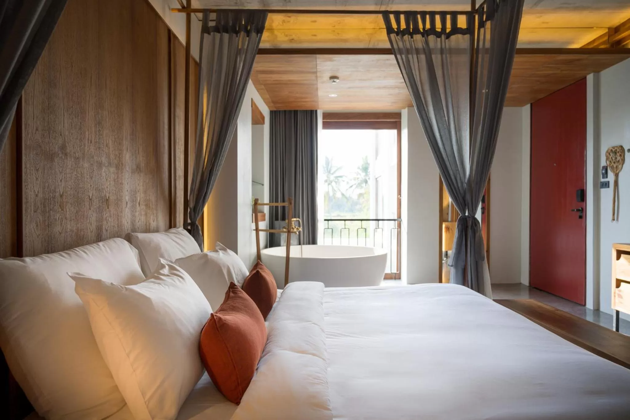 Deluxe with Bathtub in Hotel Gahn Khao Lak