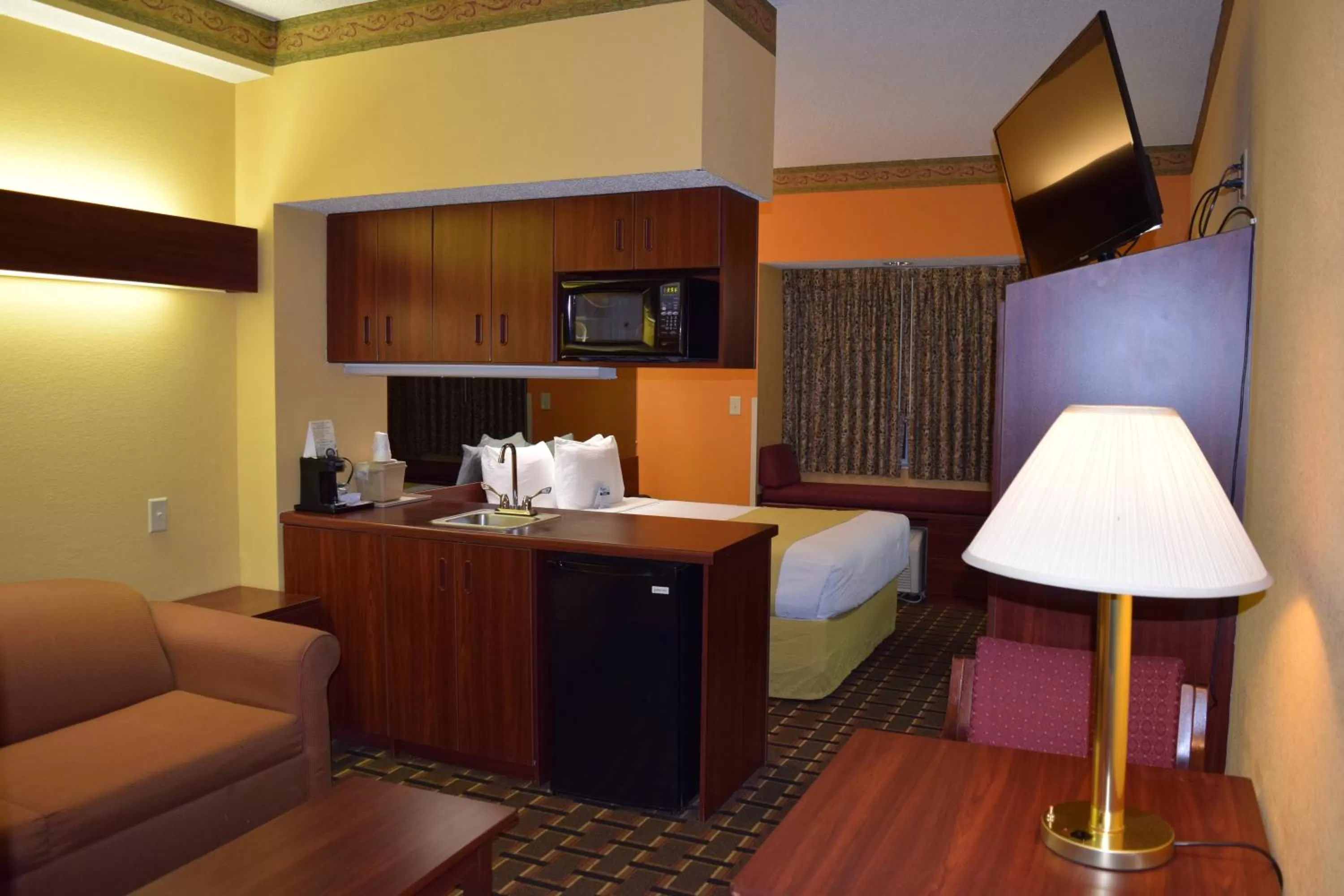 Queen Suite in Microtel Inn & Suites by Wyndham Rock Hill/Charlotte Area