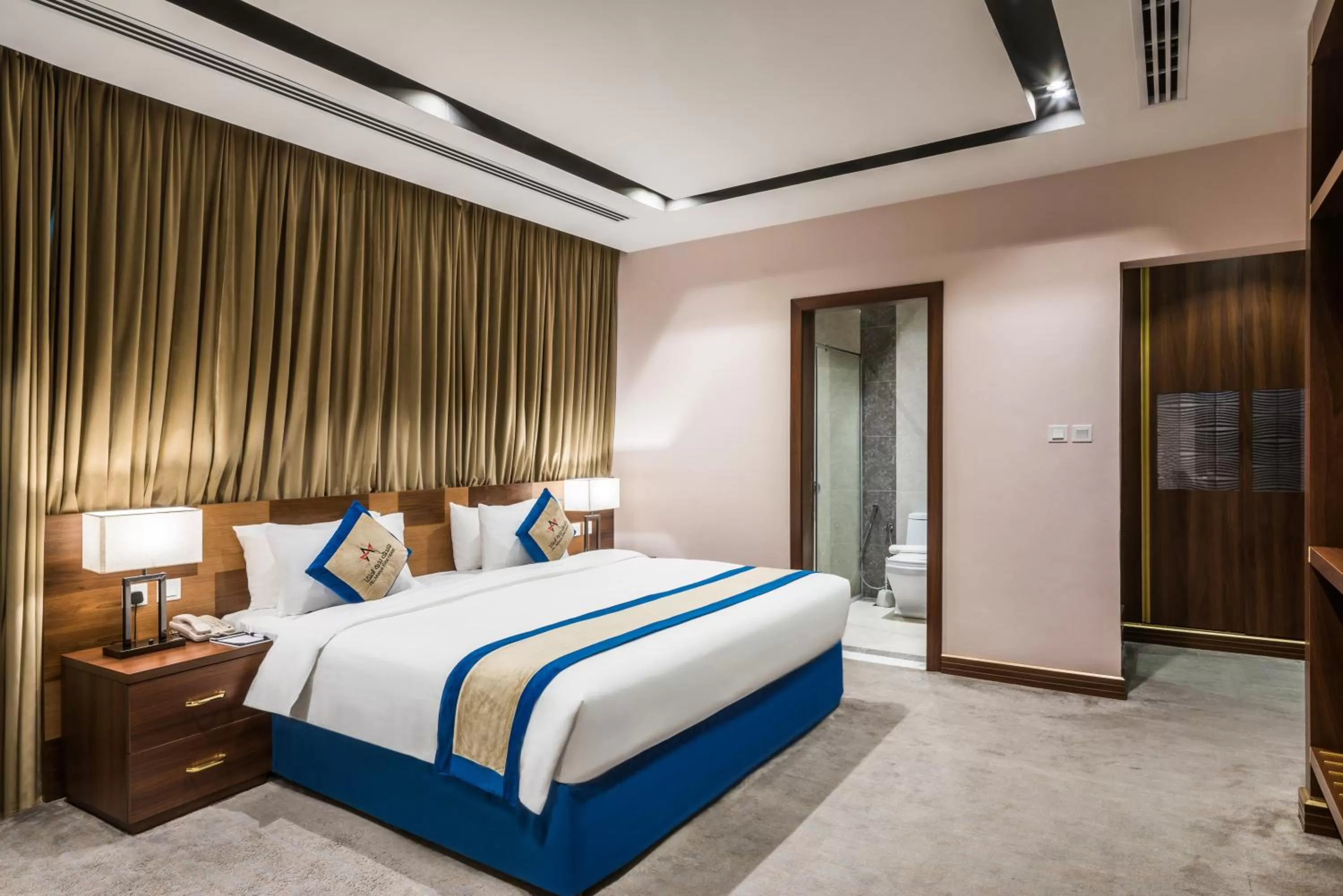Deluxe King Suite - single occupancy in Al Malqa Elite Hotel