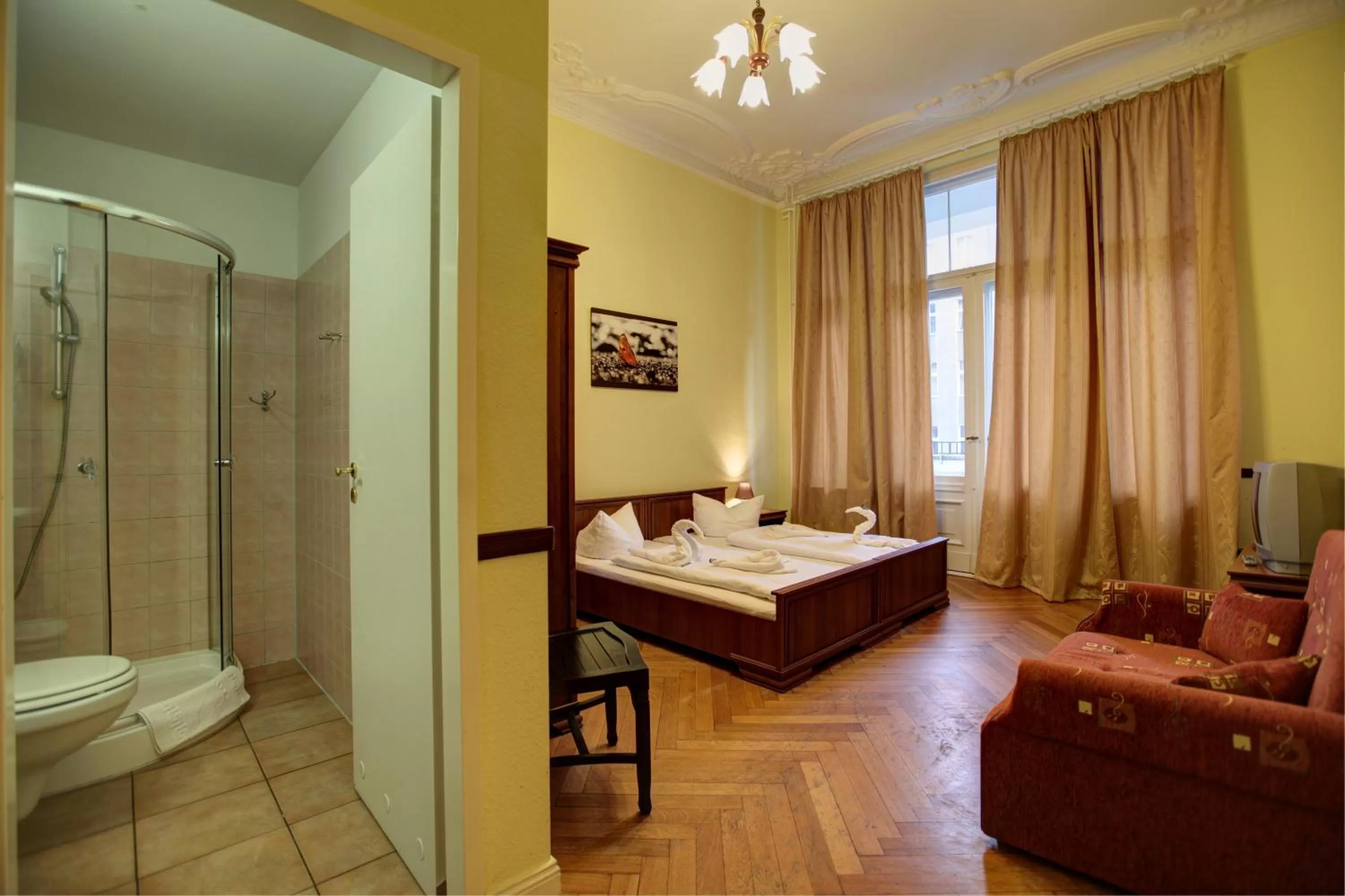 Standard Double or Twin Room in Hotel Pension Bernstein am Kurfürstendamm