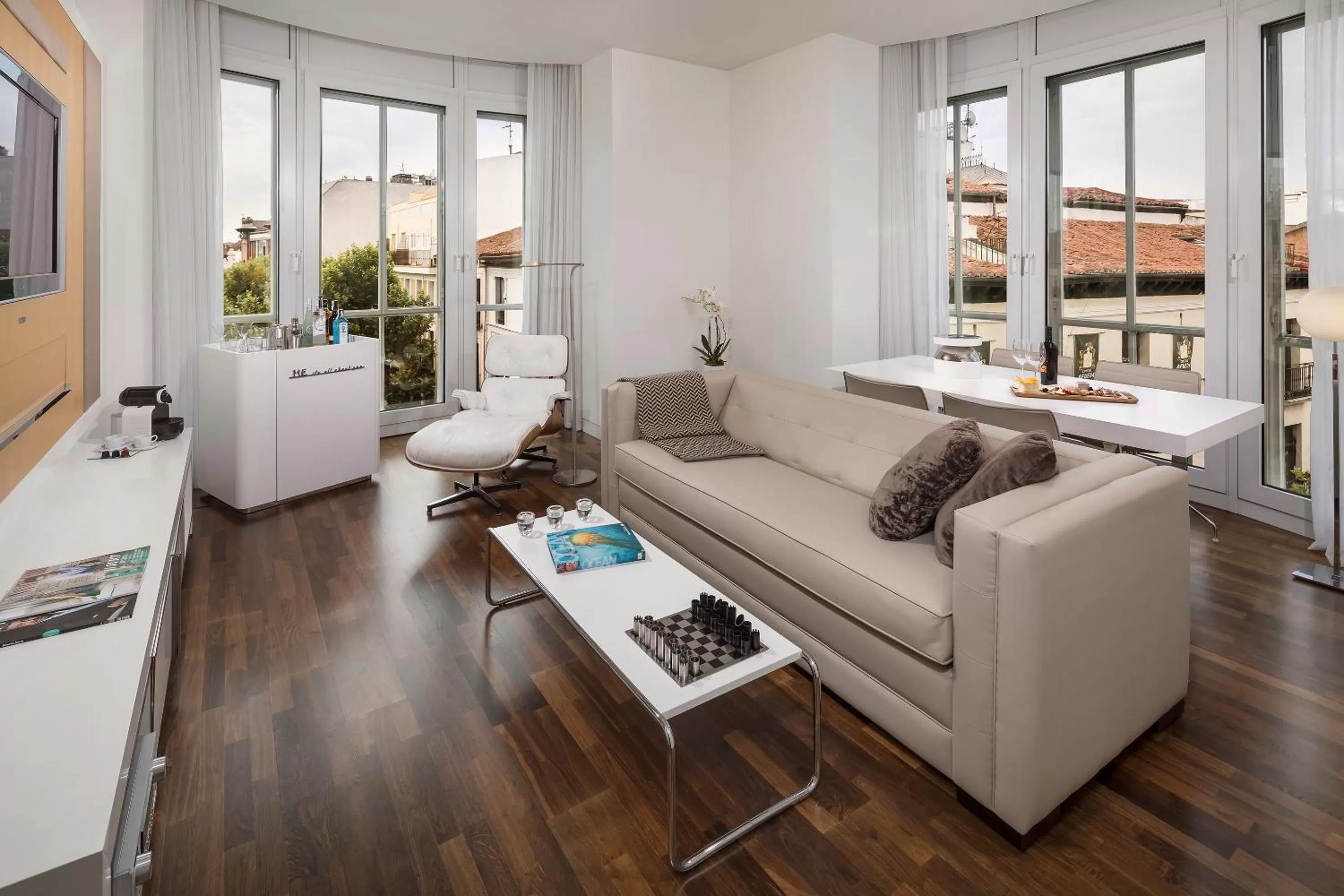 STUDIO ME+ Plaza de Santa Ana Views - single occupancy in ME Madrid Reina Victoria by Meliá