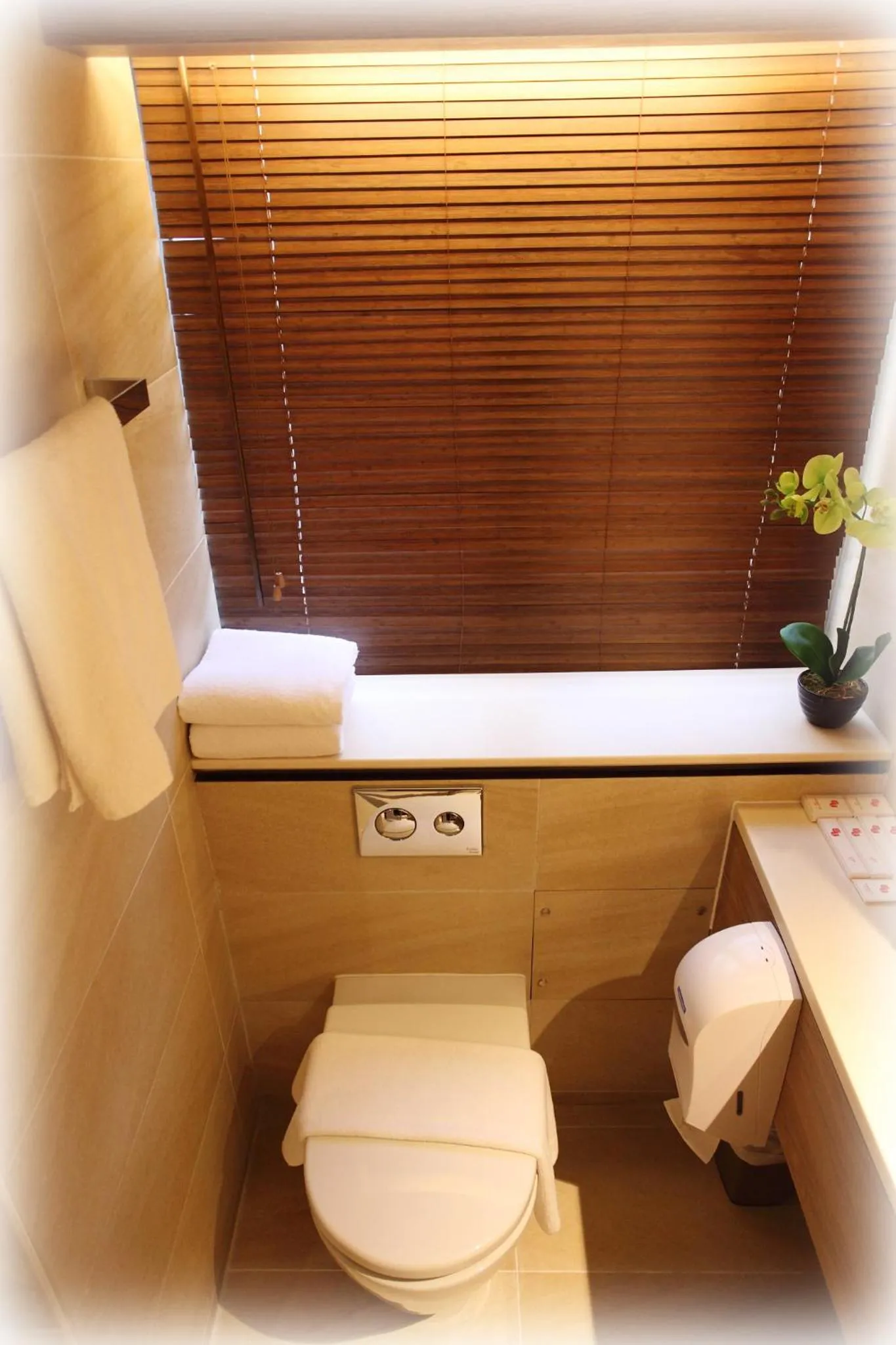 Standard Twin Room (Not Include Airport Transfer) in The Salvation Army - Booth Lodge