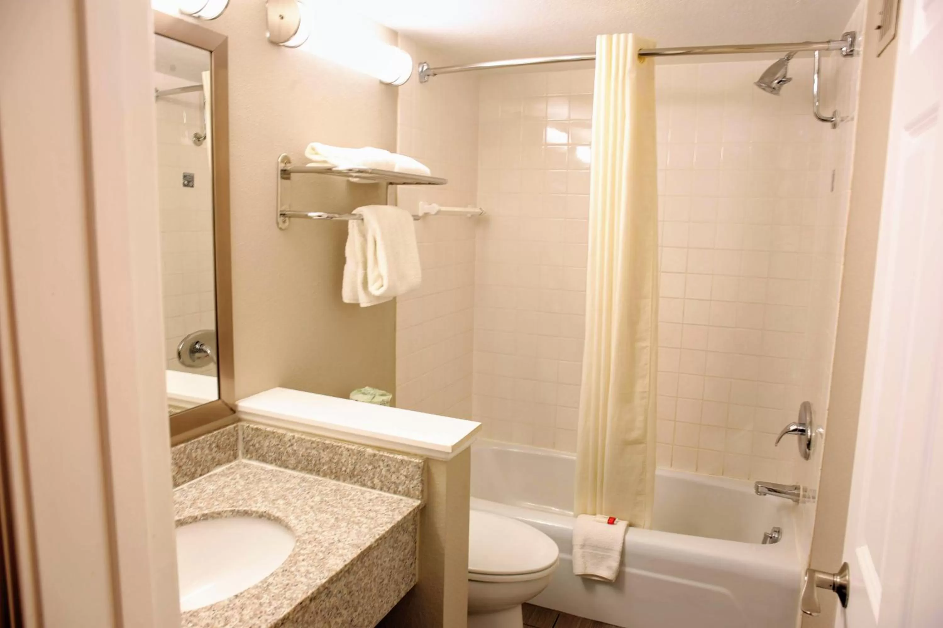 King Room - Smoking  in Baymont by Wyndham Effingham