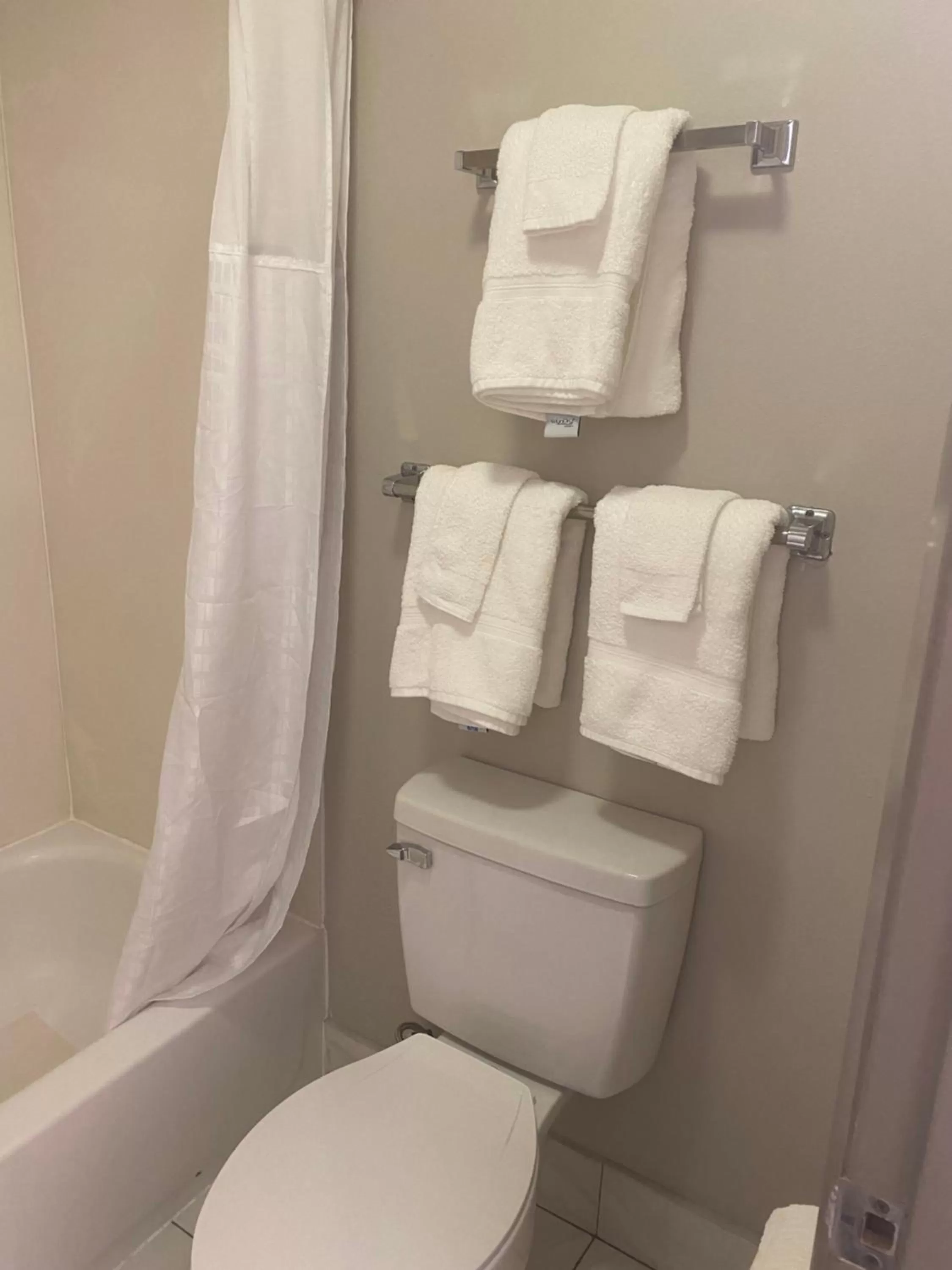 Queen Room with Two Queen Beds - Non-Smoking in Days Inn by Wyndham Lake City I-10