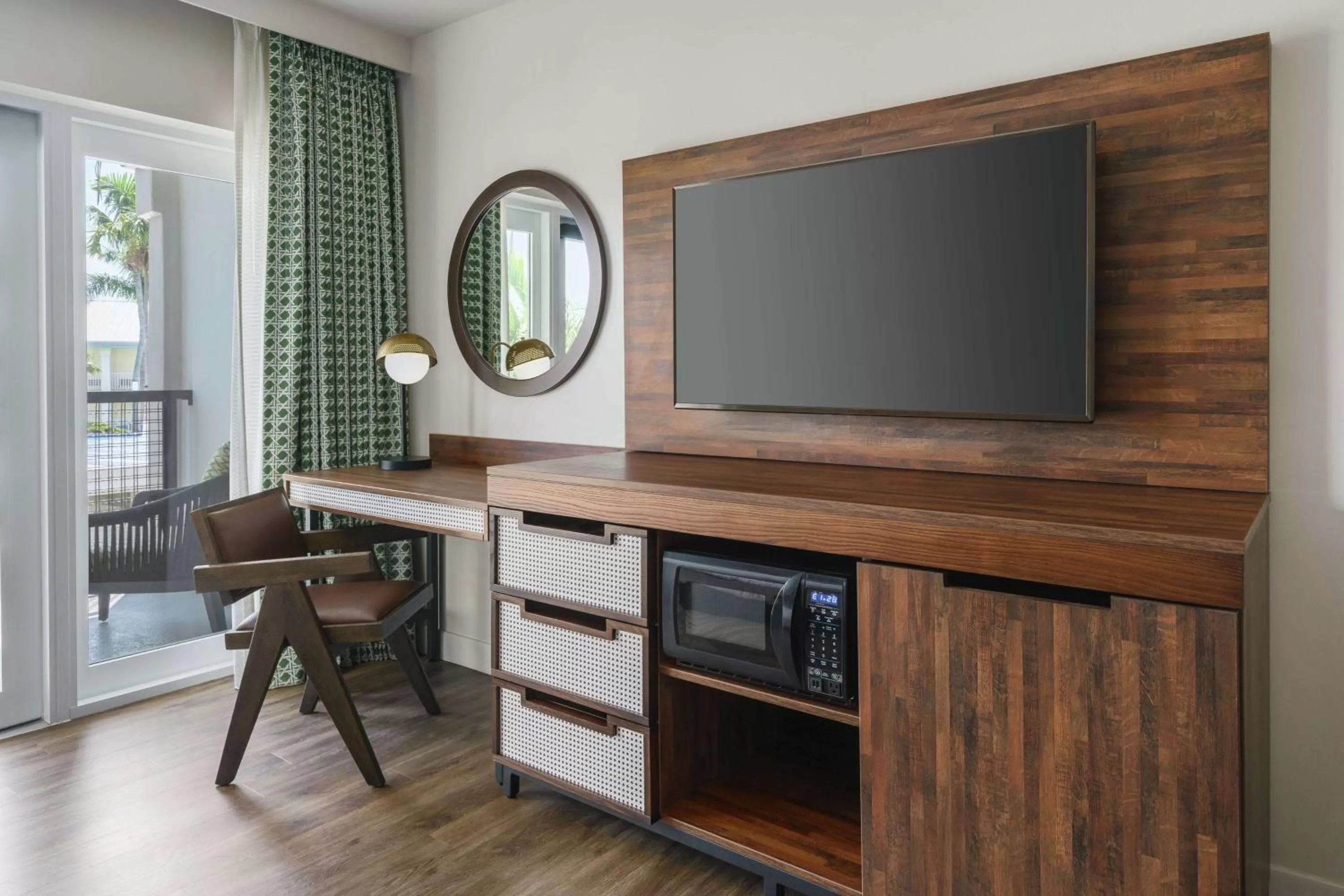 King Room - Mobility/Hearing Accessible - Non-Smoking in Hampton Inn Key West FL