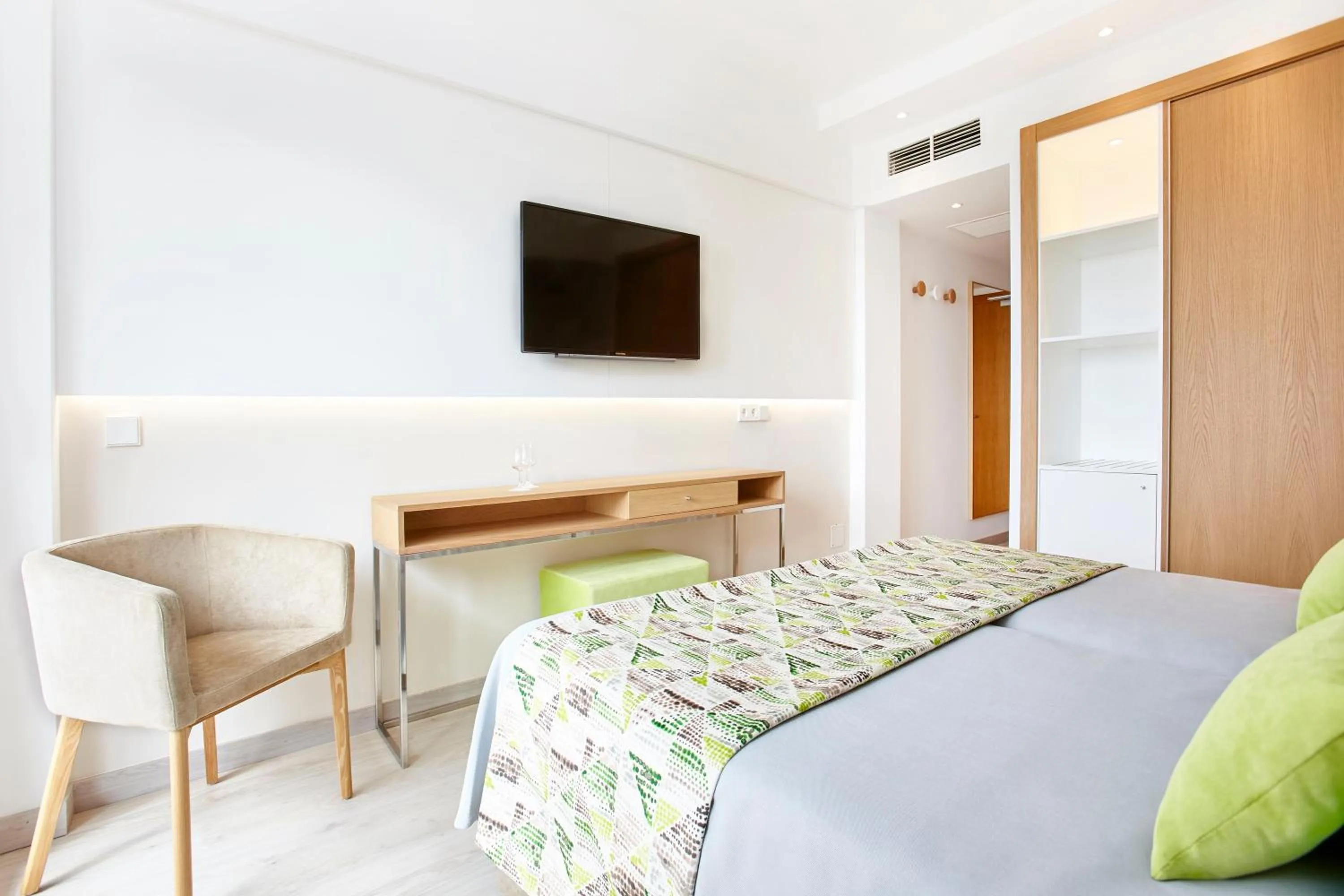 Economy Double Room in Universal Hotel Castell Royal