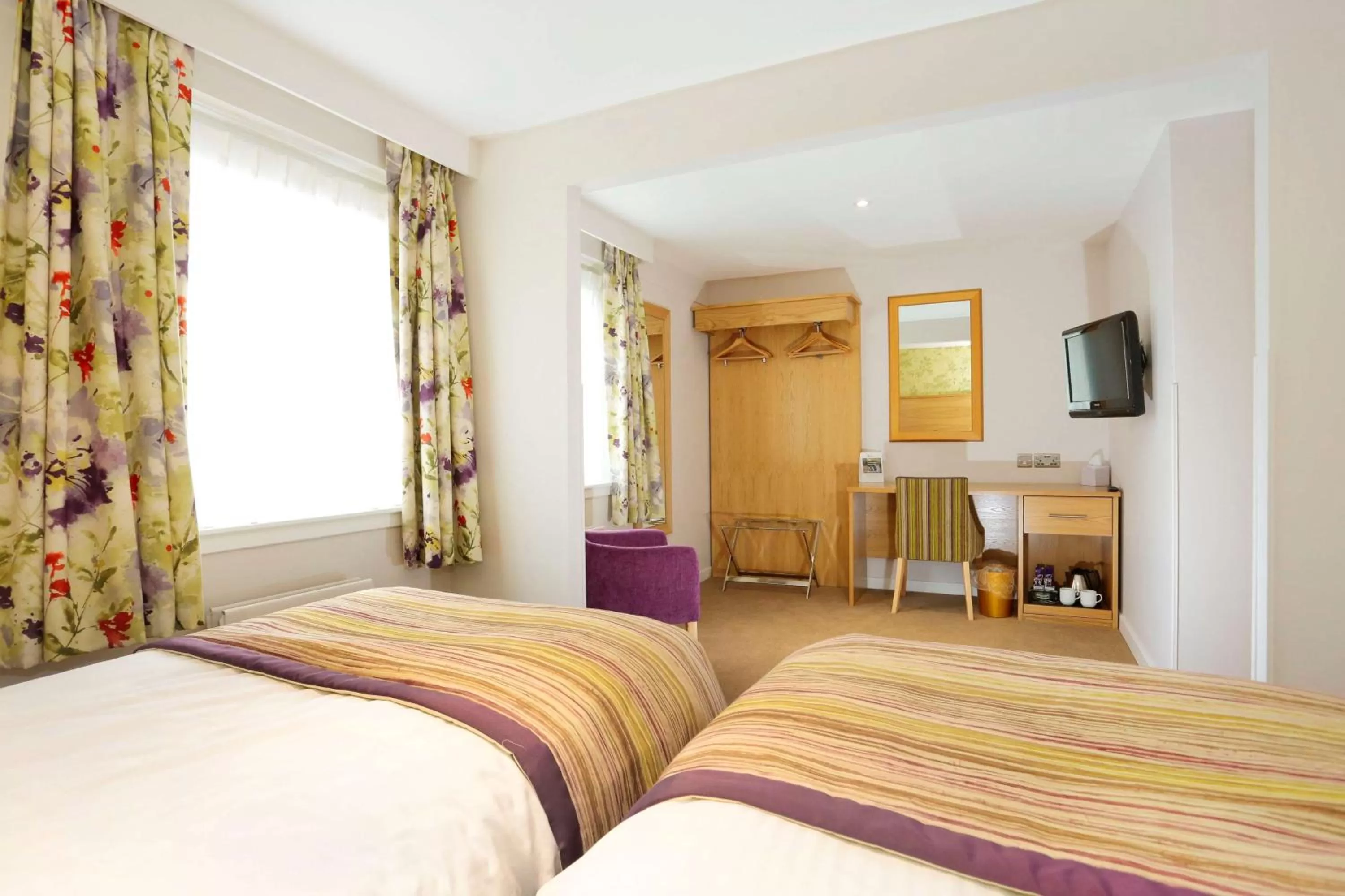 Standard Twin Room in Invercarse Hotel Dundee, BW Signature Collection