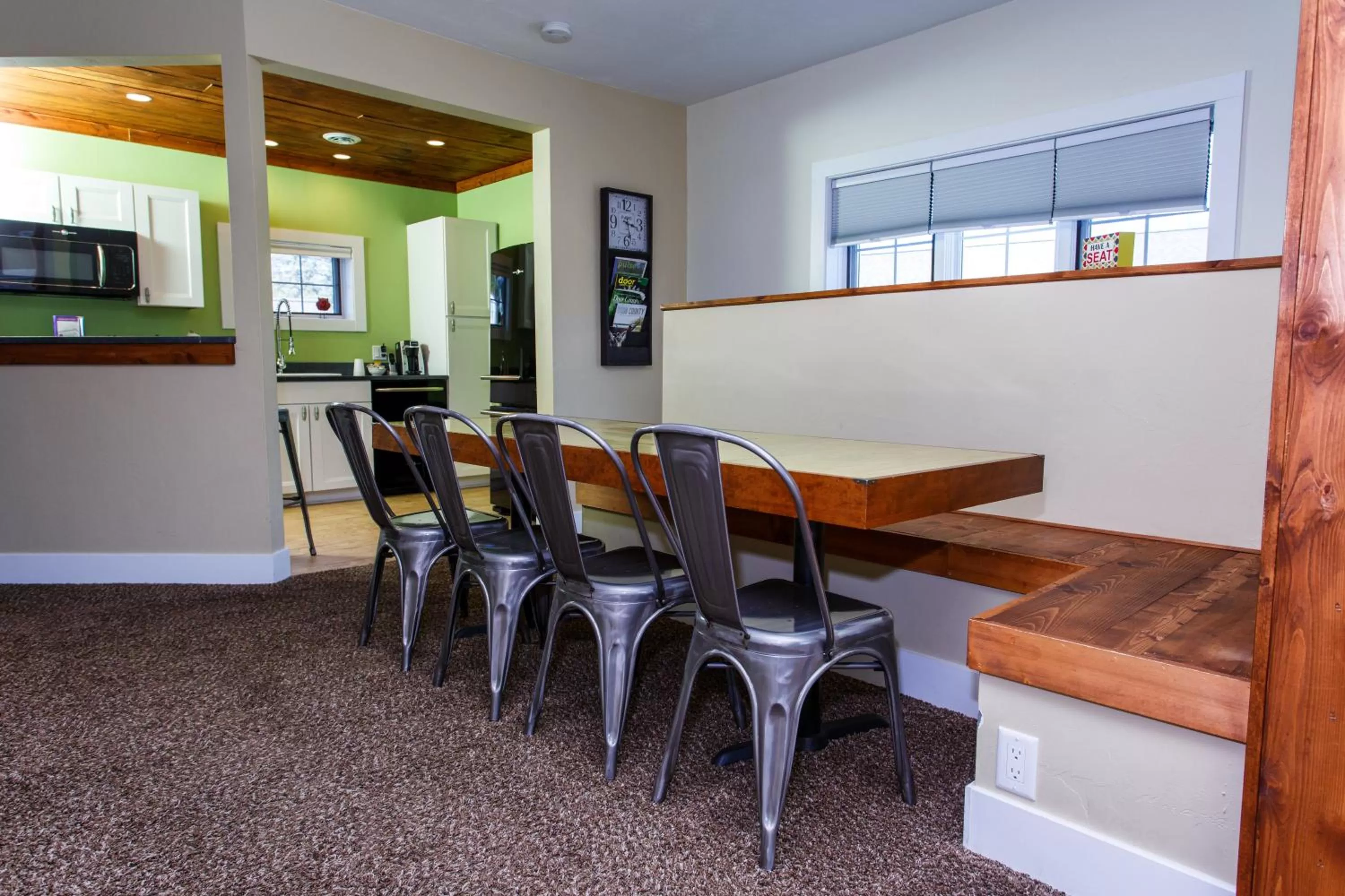 Cafe Suite (Non-Pet) in Julie's Park Cafe & Motel