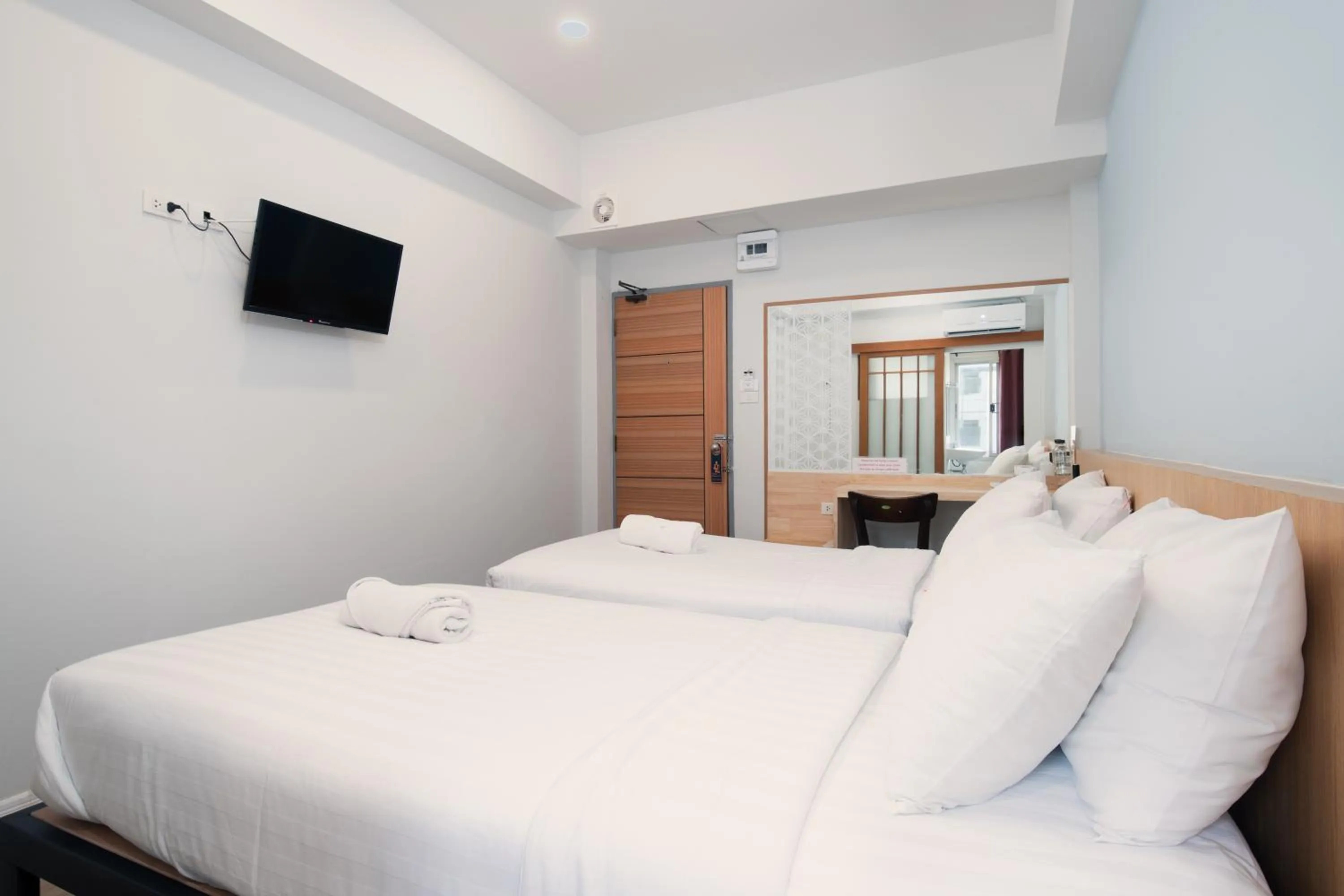 Standard Twin Room in Manee Cool Mueang