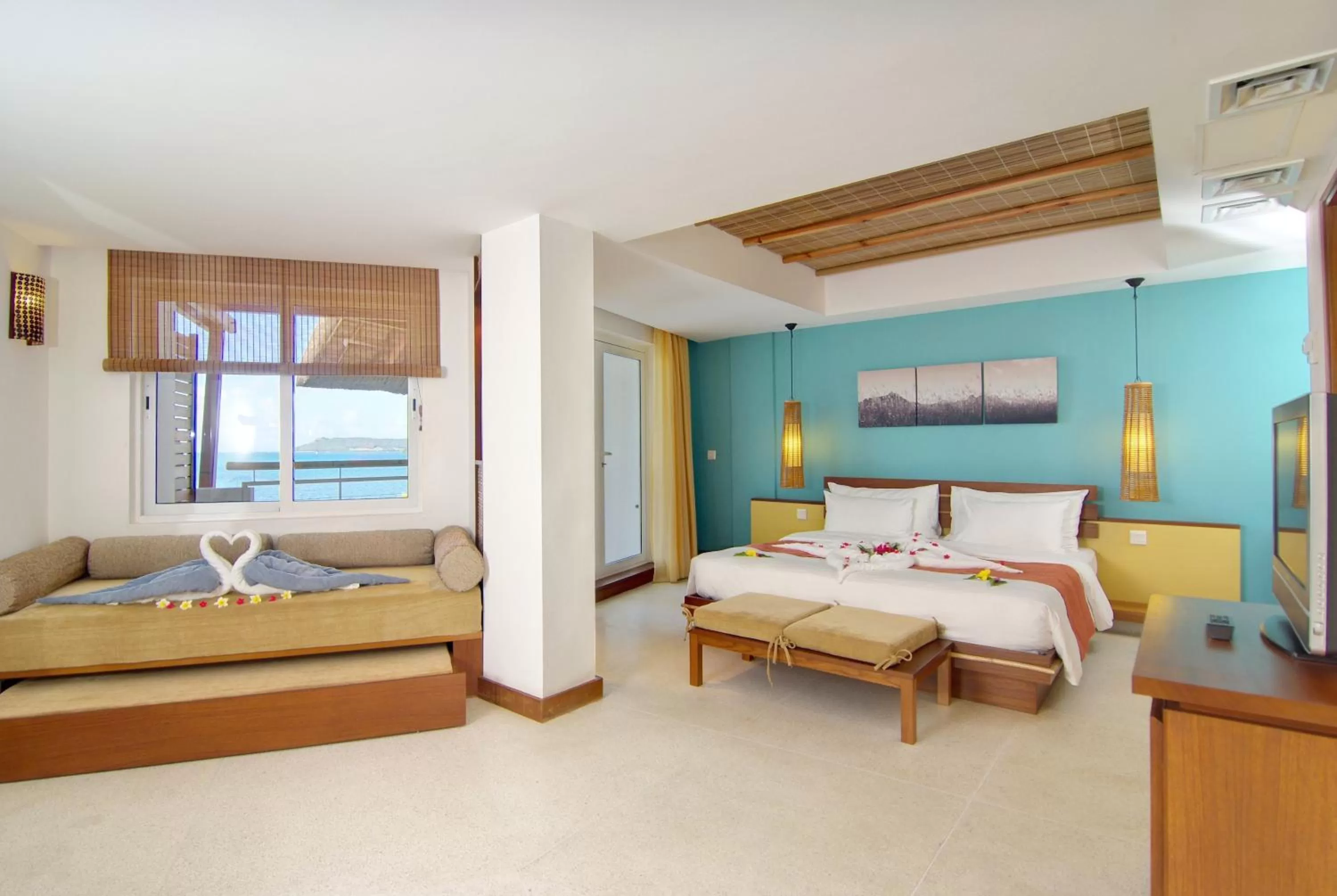 Family Room with Sea View (2 Adults + 2 Children) in Laguna Beach Hotel & Spa