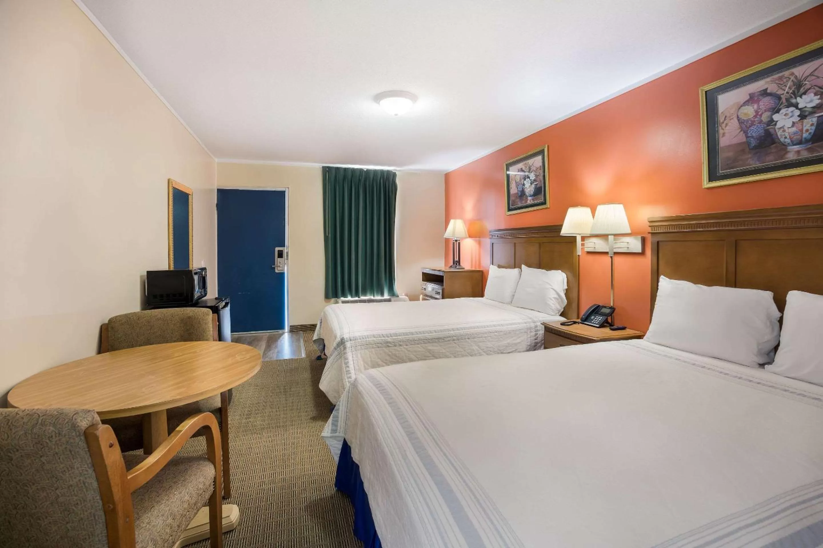 Standard Queen Room with Two Queen Beds - Non Smoking  in Rodeway Inn