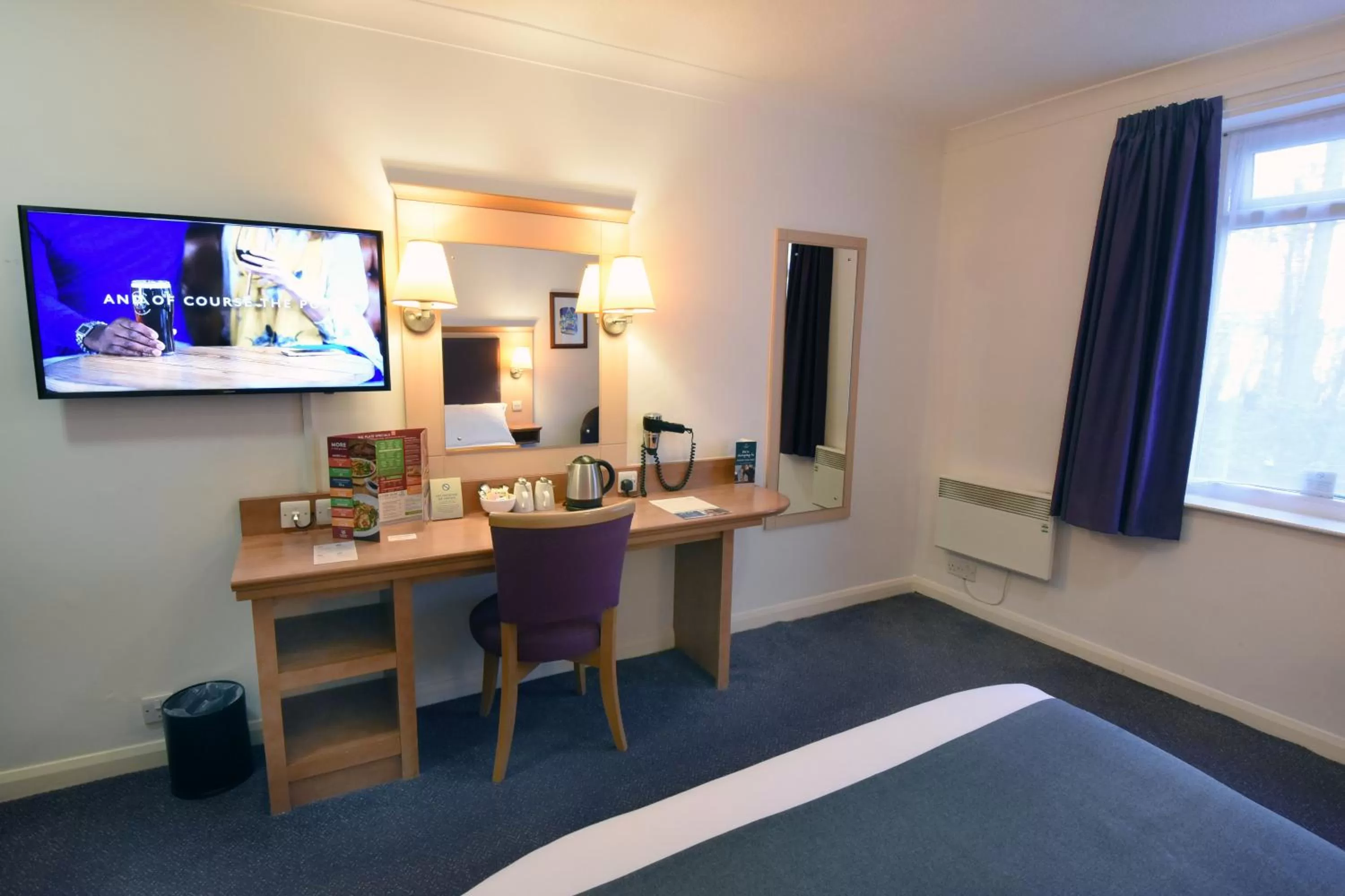 Standard Twin Room in Lea Gate by Greene King Inns