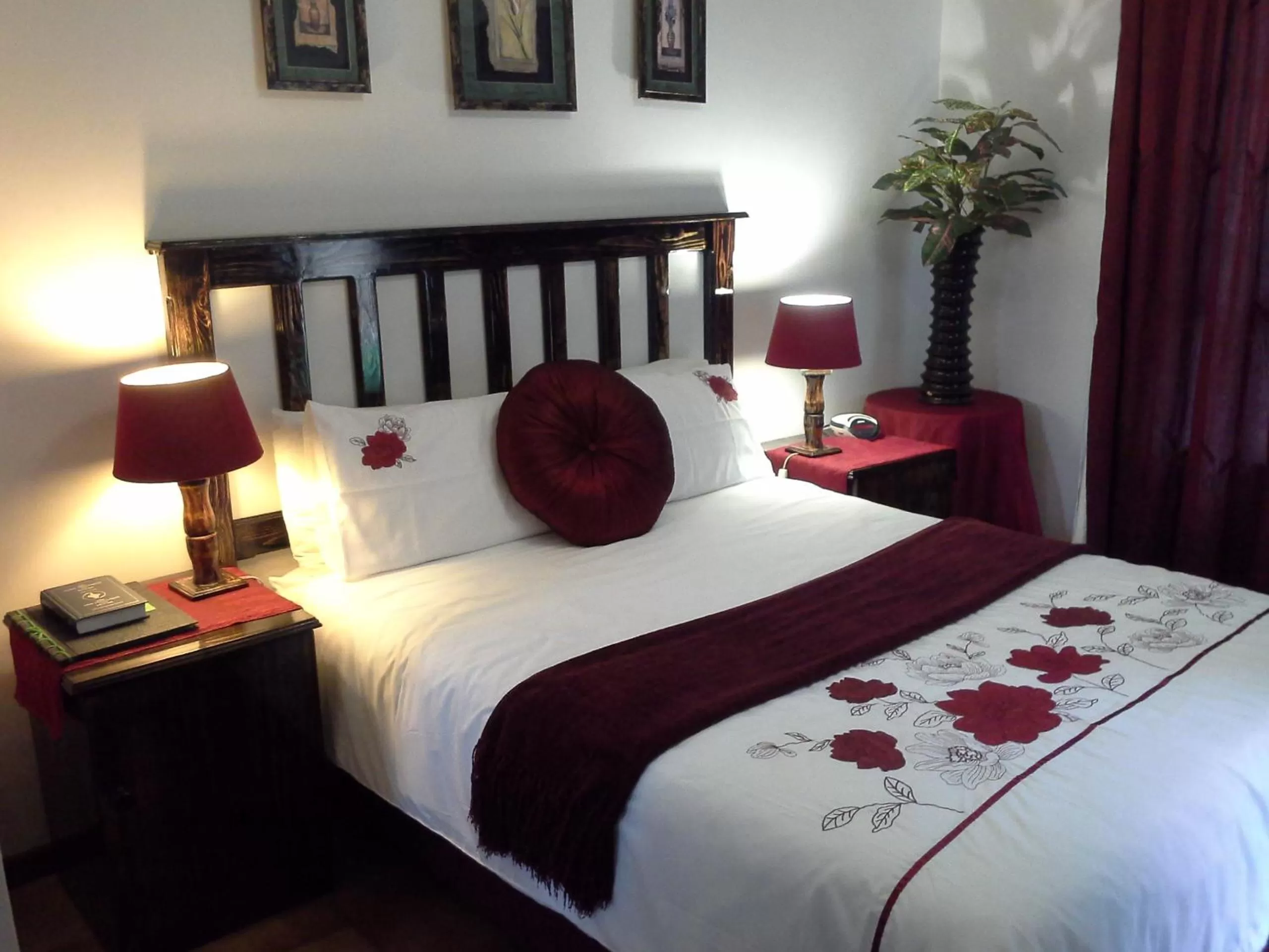 Standard Double or Twin Room - single occupancy in La Rochelle Inn