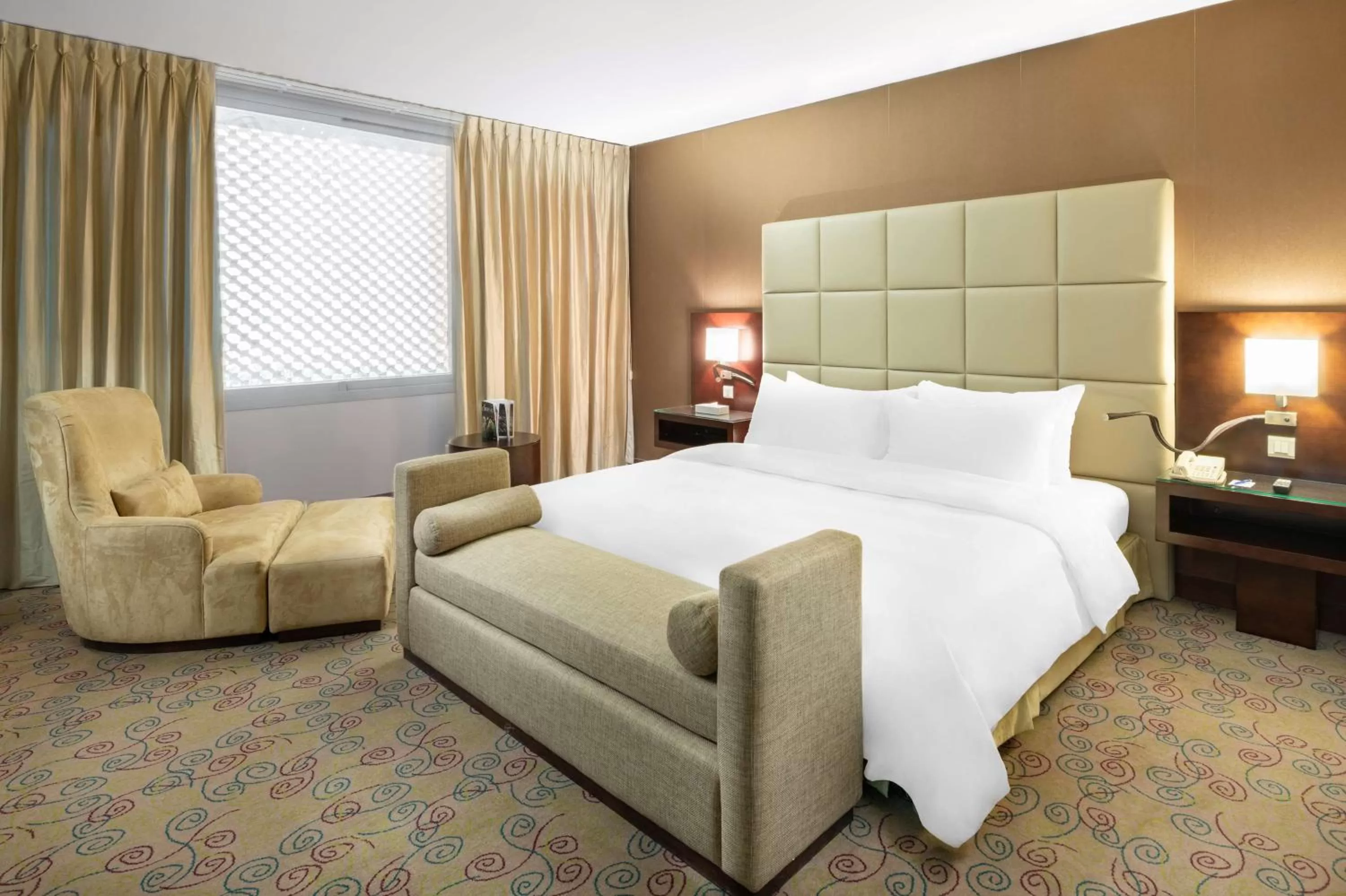 One-Bedroom Suite with Lounge Access in Radisson Blu Hotel, Riyadh