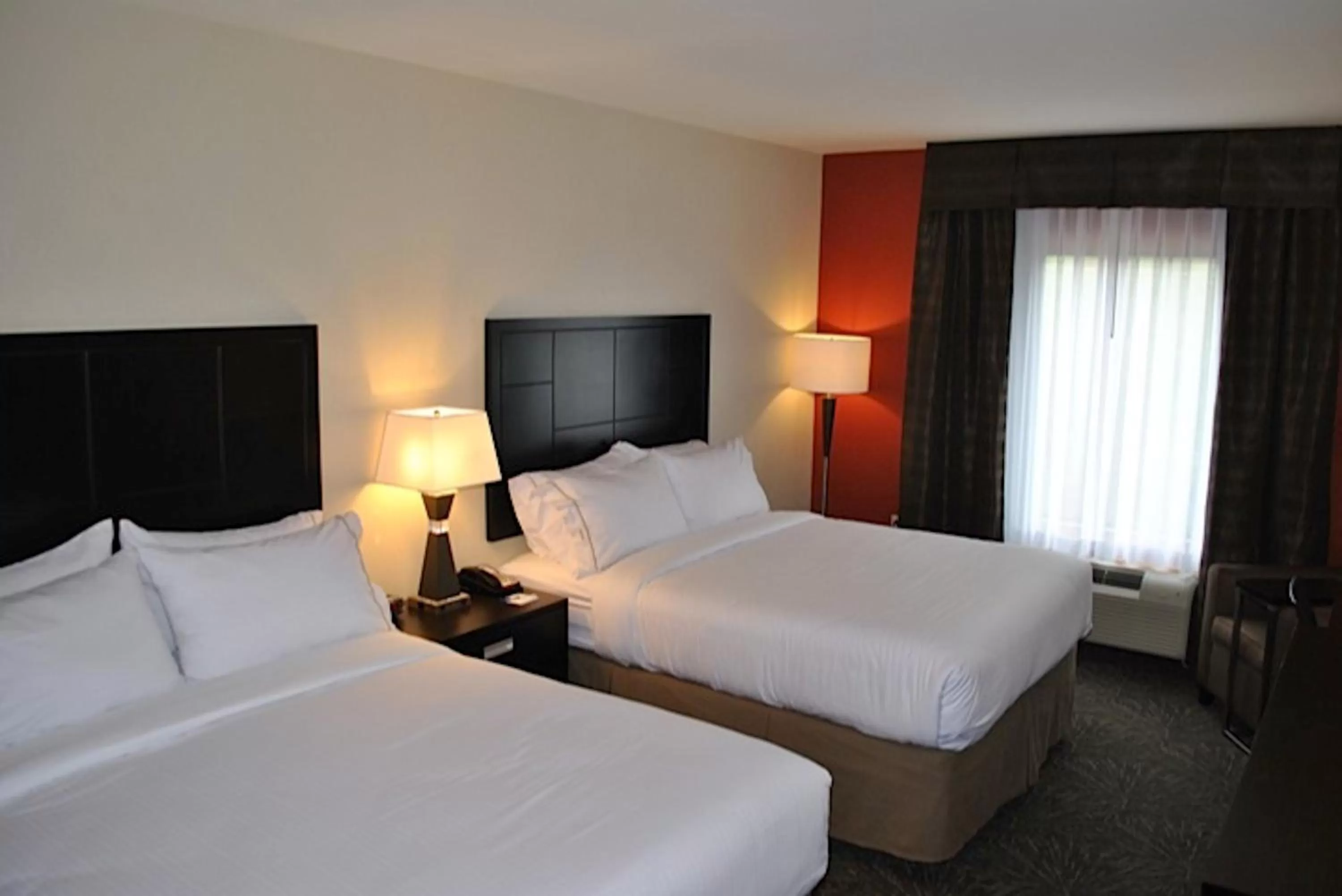 Queen Room with Two Queen Beds - Hearing Accessible/Non-Smoking in Holiday Inn Express Salem by IHG