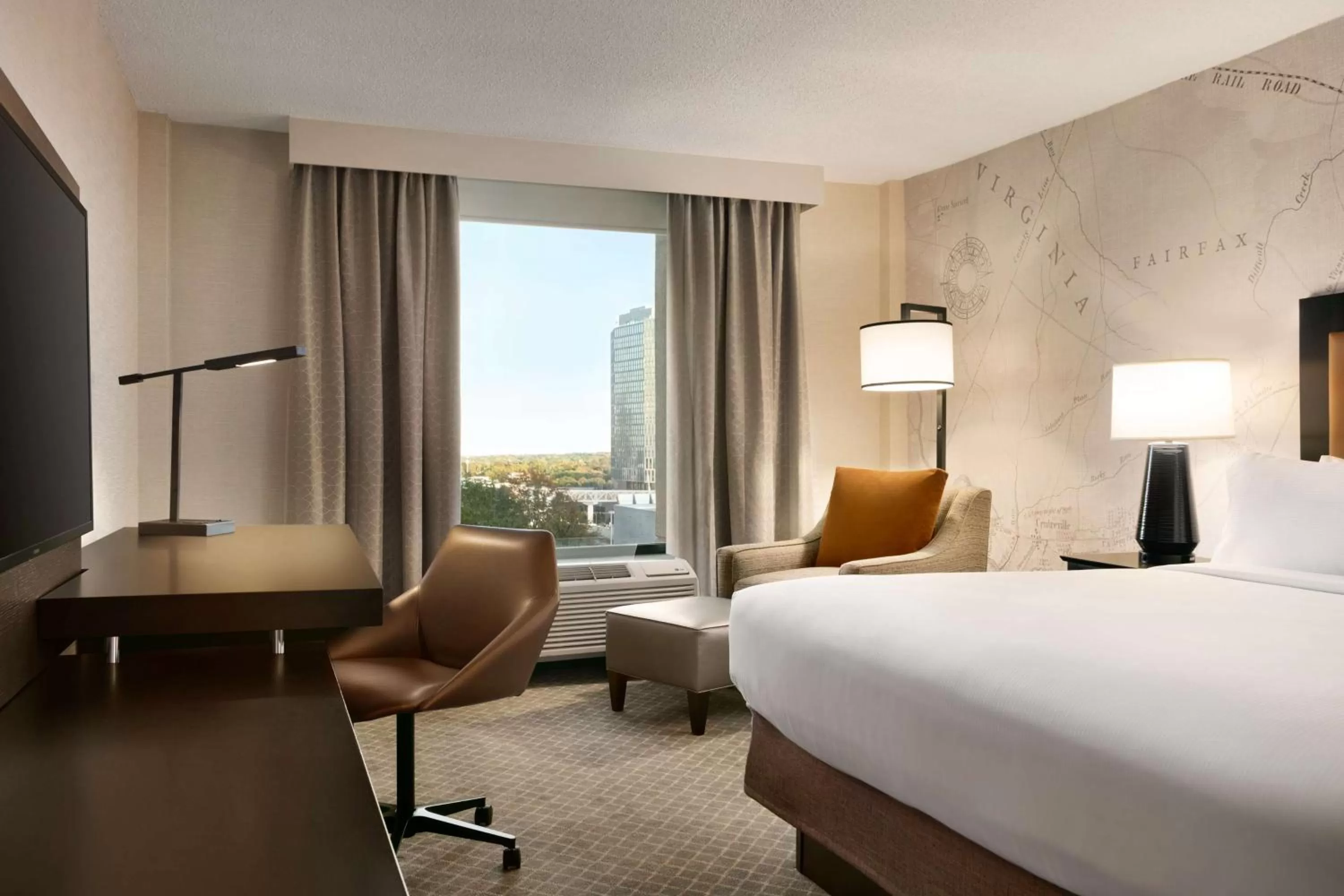 Premium King Room in DoubleTree by Hilton McLean Tysons