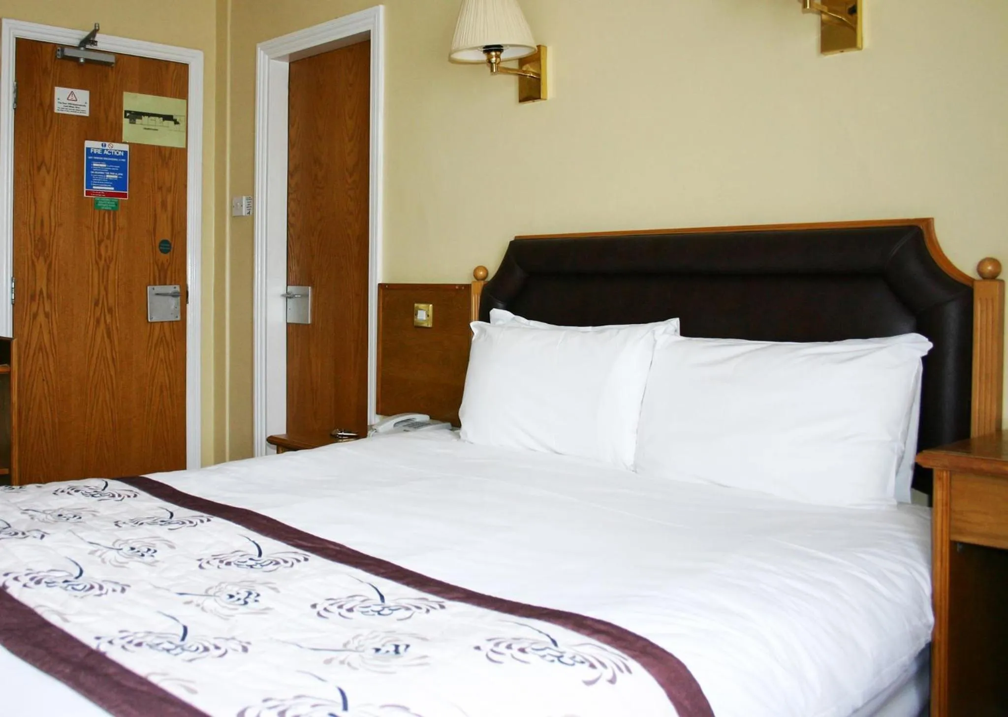 Standard Double Room in Cardiff Sandringham Hotel