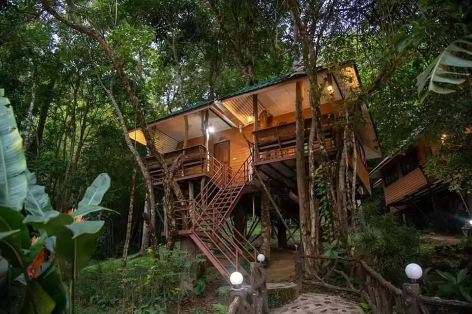 Double or Twin Room with Balcony in Khaosok Rainforest Resort