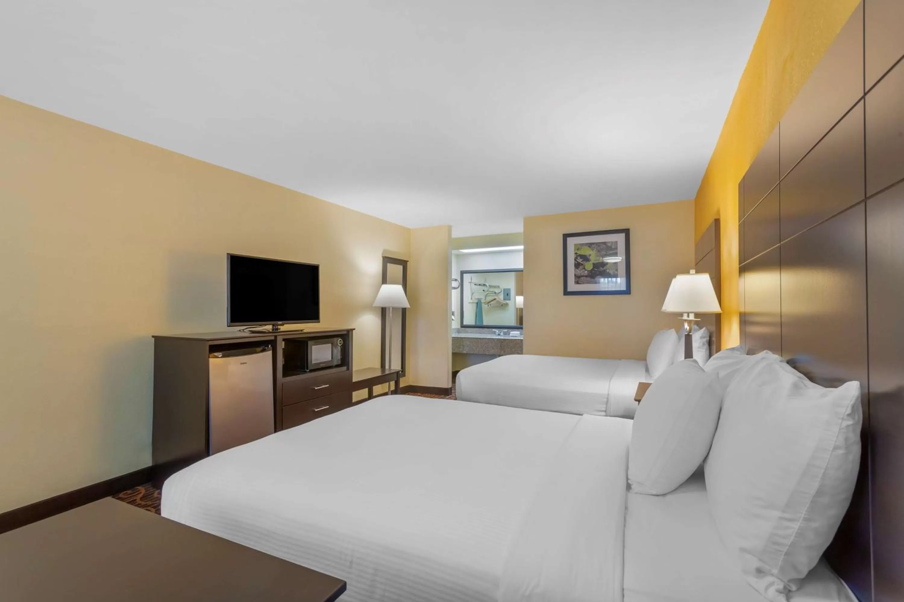 Queen Room with Two Queen Beds - Non-Smoking in Best Western Benton Inn