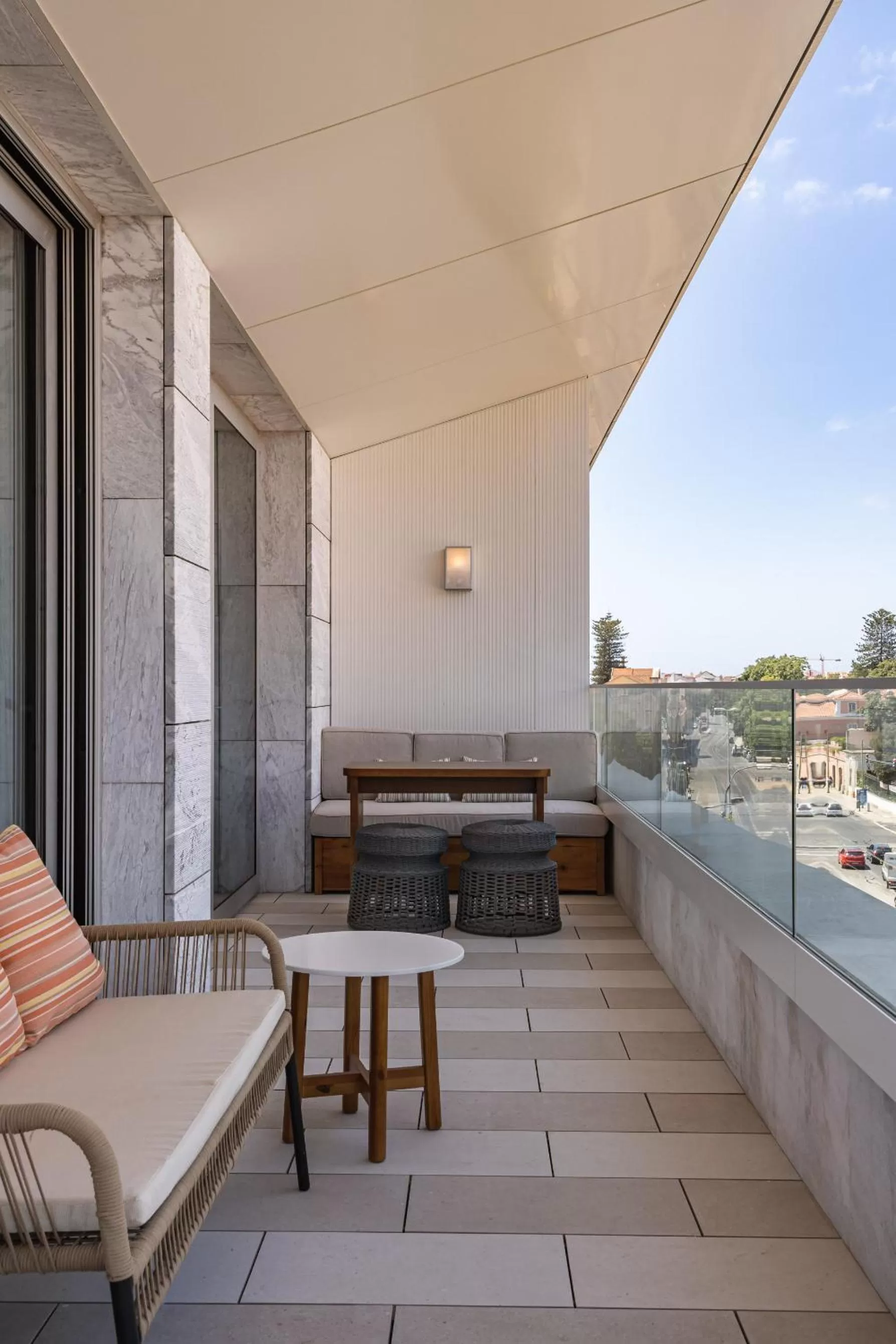 Deluxe Queen Suite with Bridge View in Hyatt Regency Lisbon