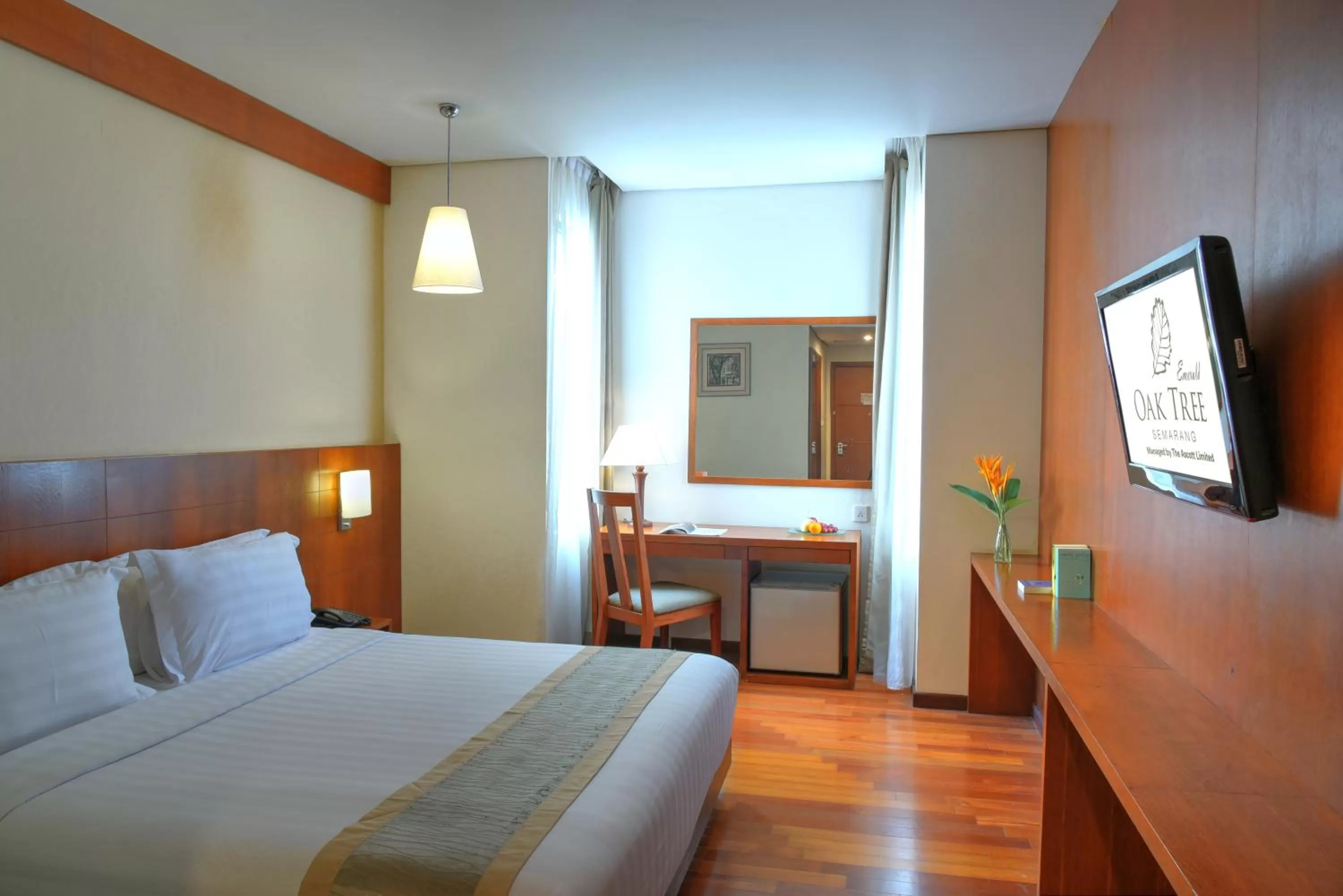 Superior Double Room in Oak Tree Emerald Hotel & Coventions Semarang