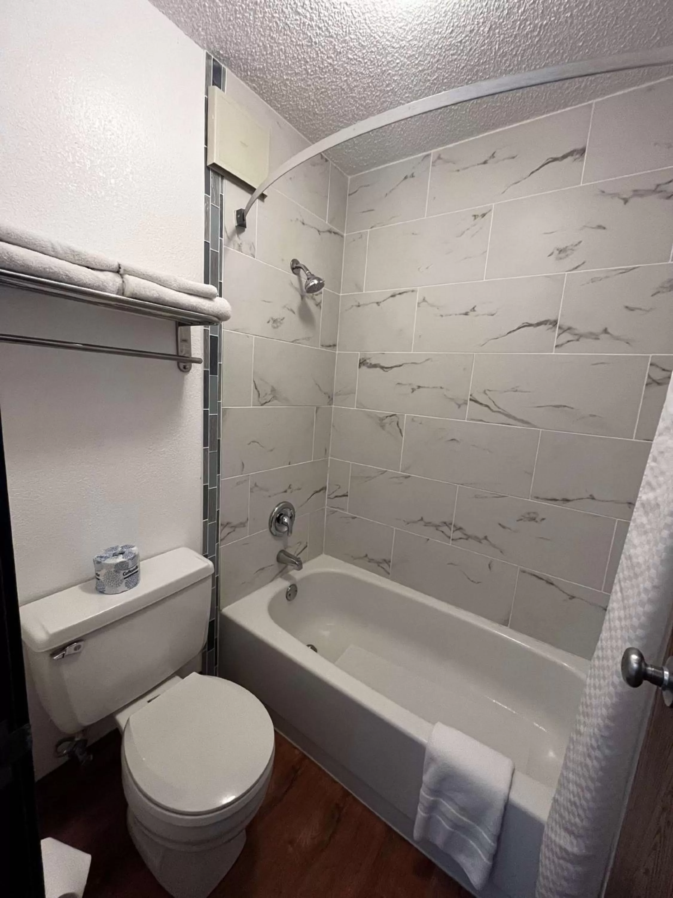 Queen Room with Two Queen Beds - Non-Smoking in SureStay by Best Western Glendive Yellowstone River