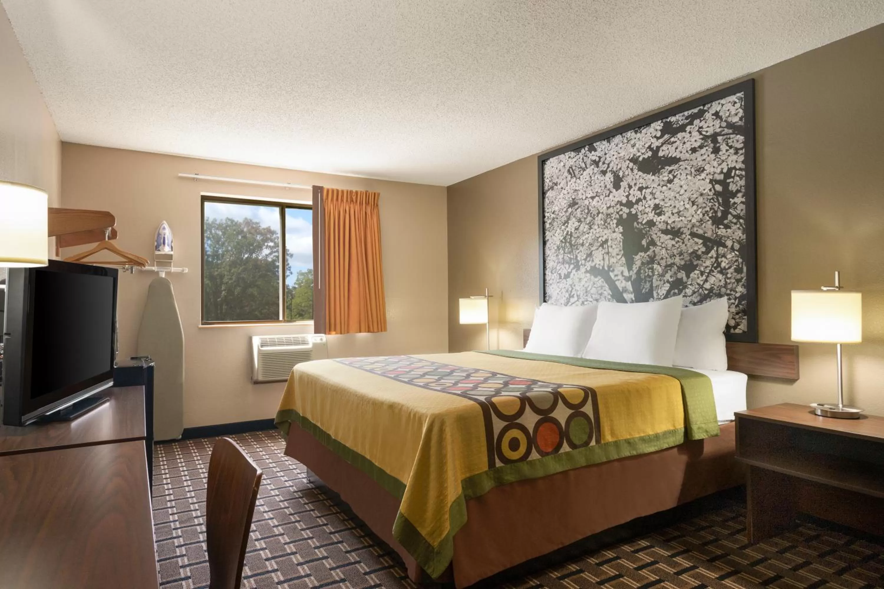 King Room - Non-Smoking in Super 8 by Wyndham Mayfield