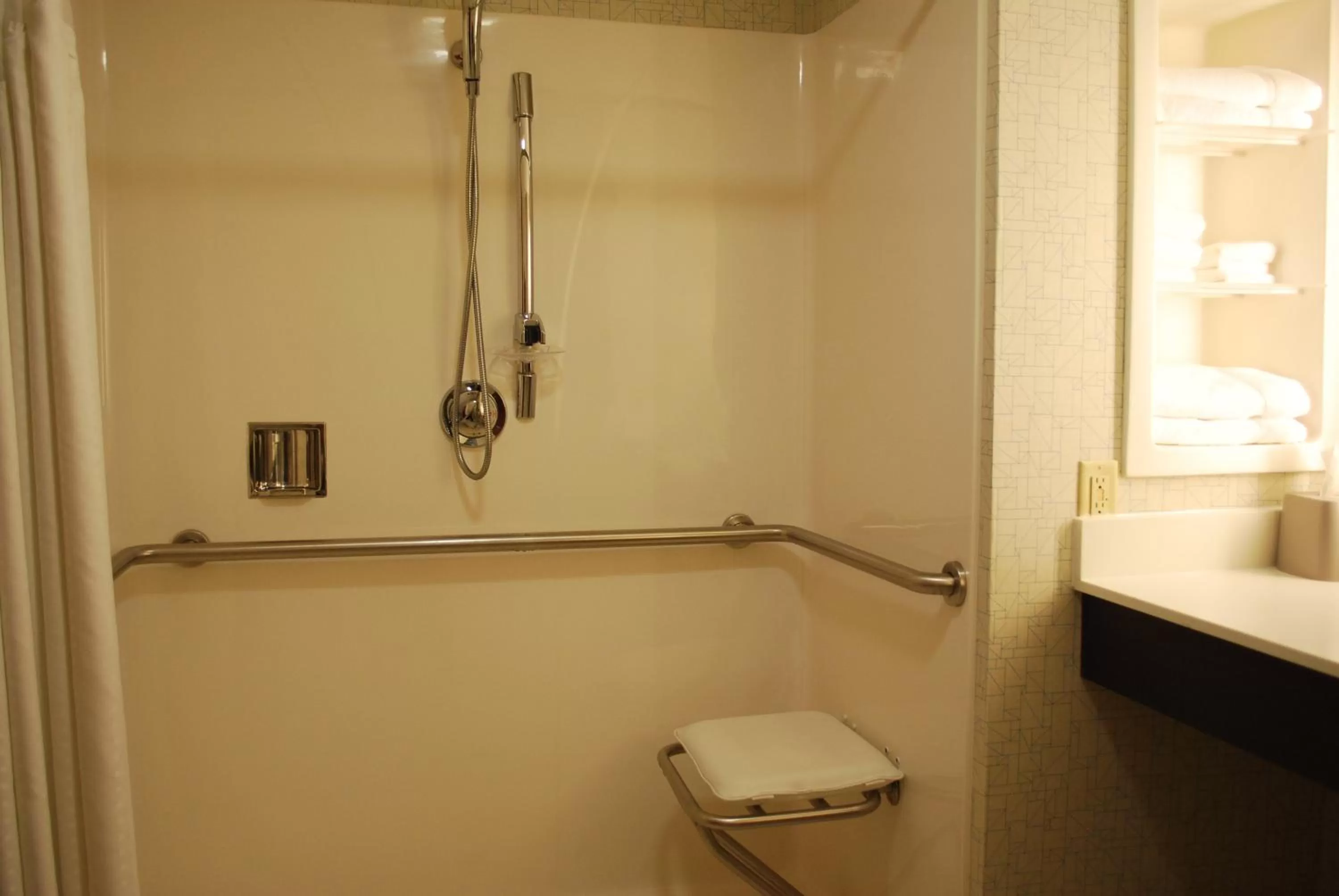 King Room - Mobility Access/Roll in Shower - Non-Smoking in Holiday Inn Express Hotel & Suites Kingsport-Meadowview I-26, an IHG Hotel