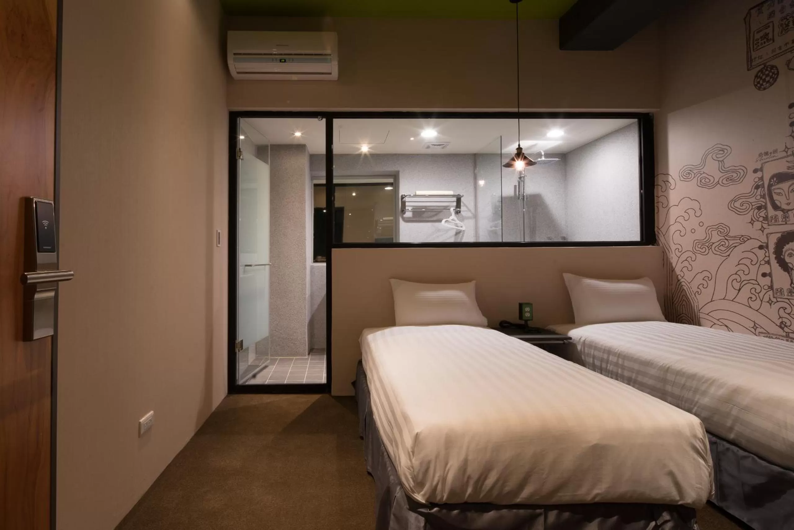 Standard Twin Room -  No Window in Cho Hotel