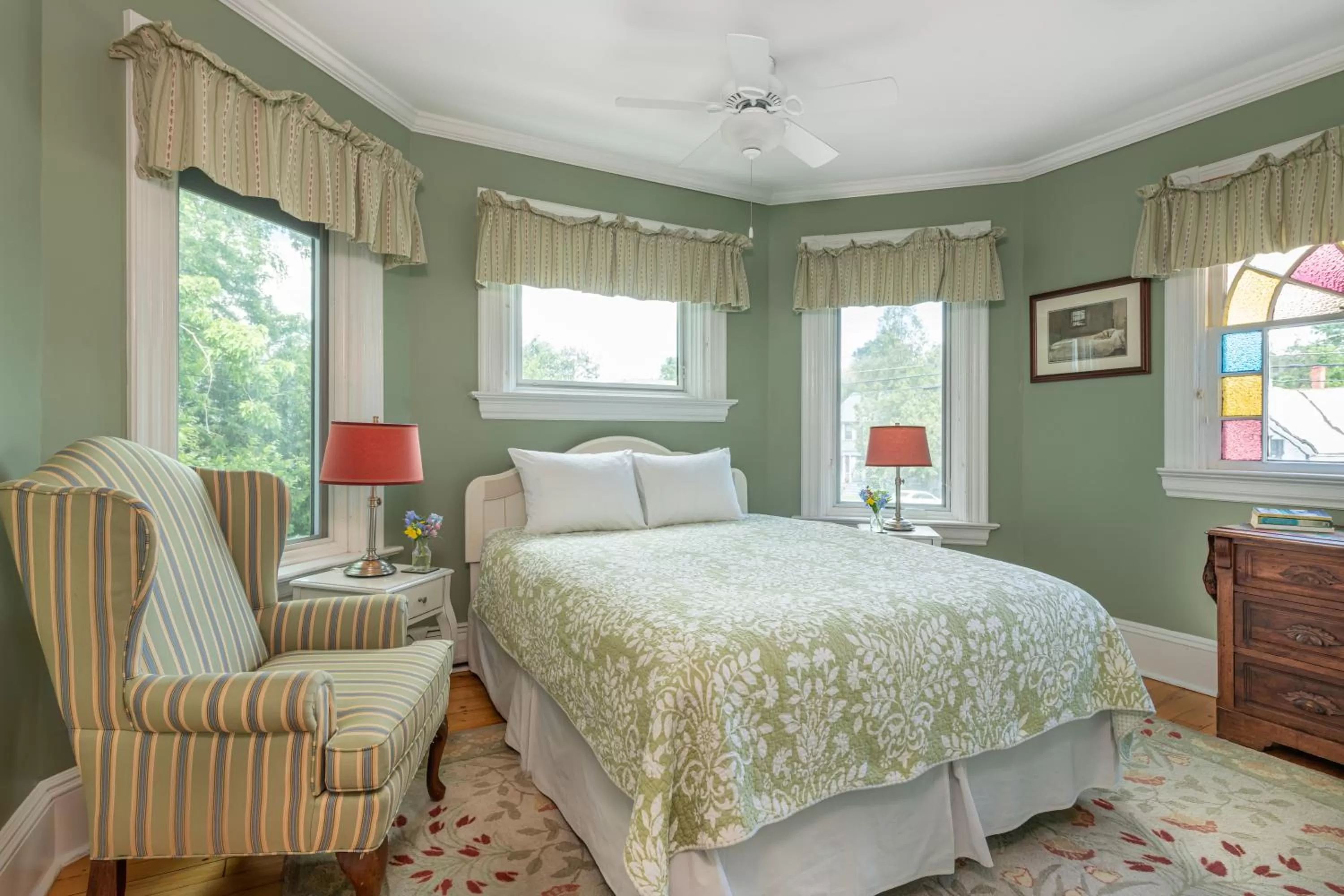 Queen Room - single occupancy - Room 4 in Sinclair Inn Bed & Breakfast