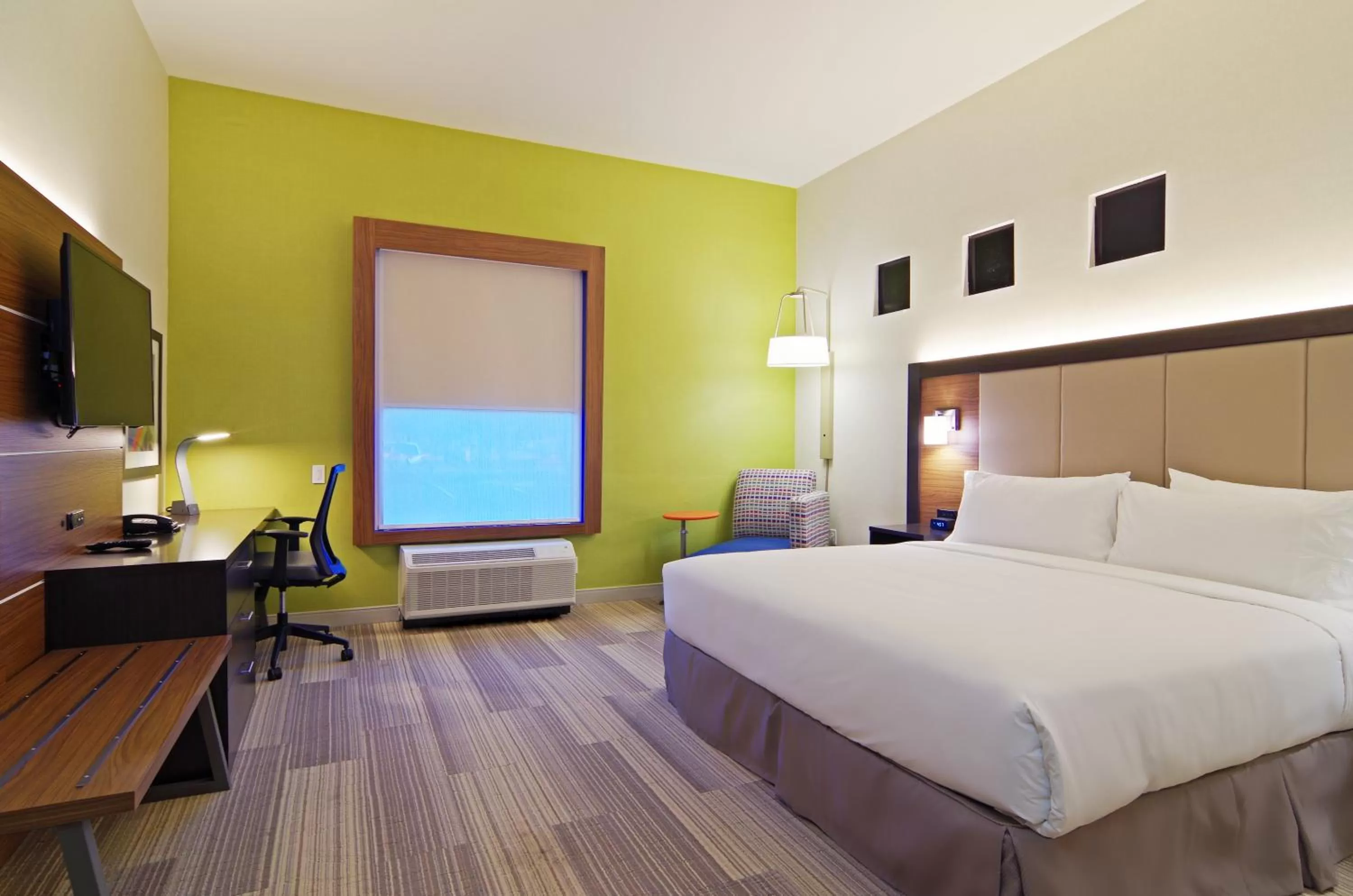 Standard King Room in Holiday Inn Express & Suites - Phoenix North - Scottsdale by IHG