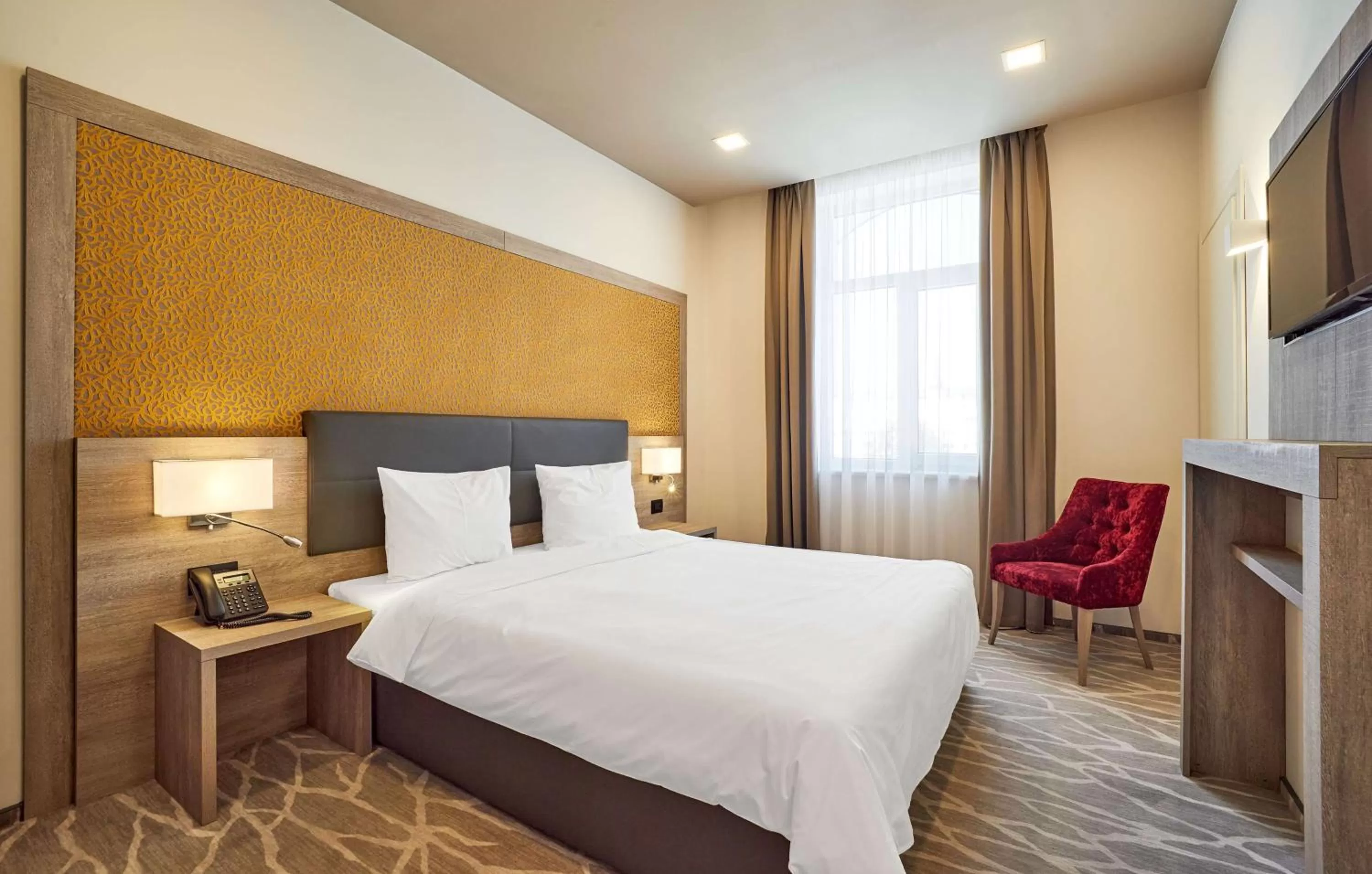 Superior Room with Greek Square View in Radisson Hotel City Centre Odesa