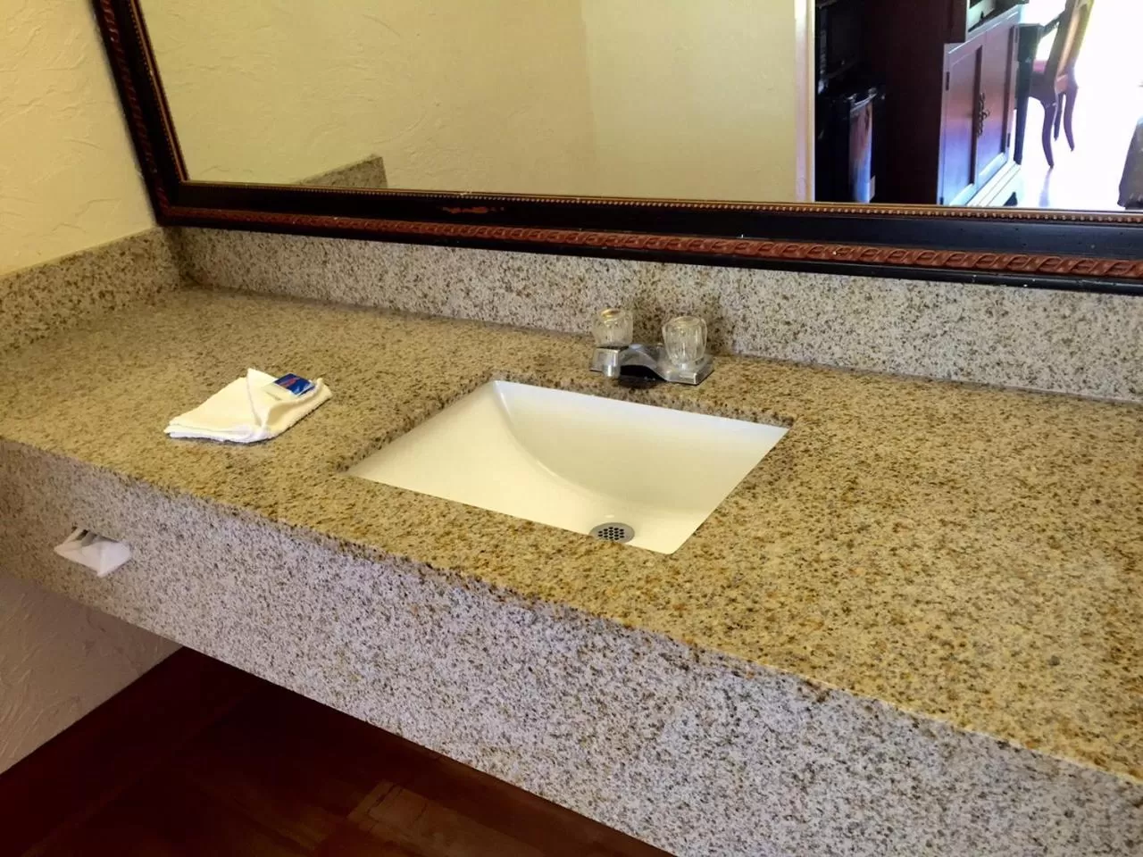 Queen Room with Two Queen Beds - Non-Smoking in Motel 6-Townsend, GA