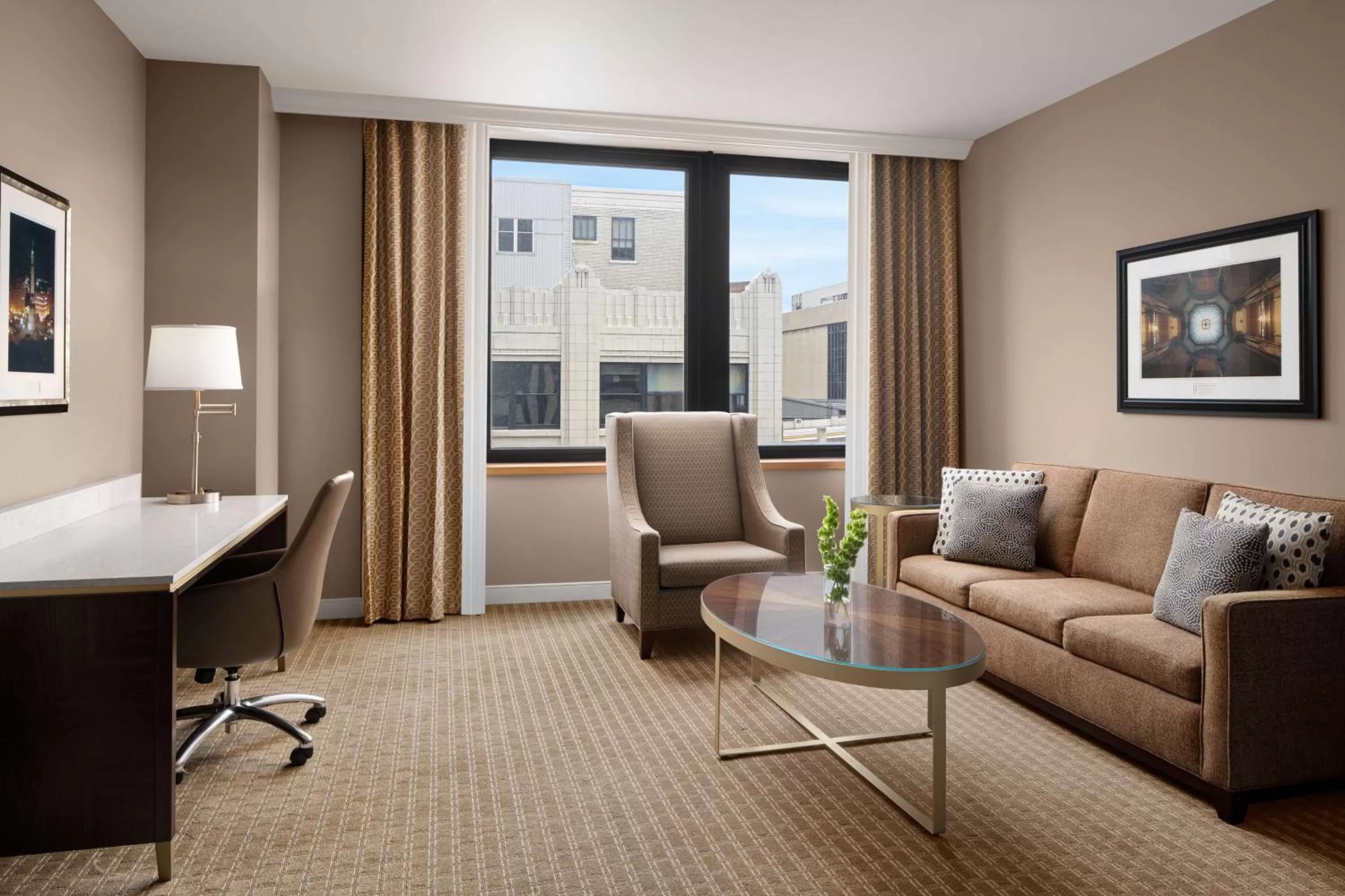 Junior Queen Suite with Sofa Bed and Living Area in Hilton Indianapolis Hotel & Suites