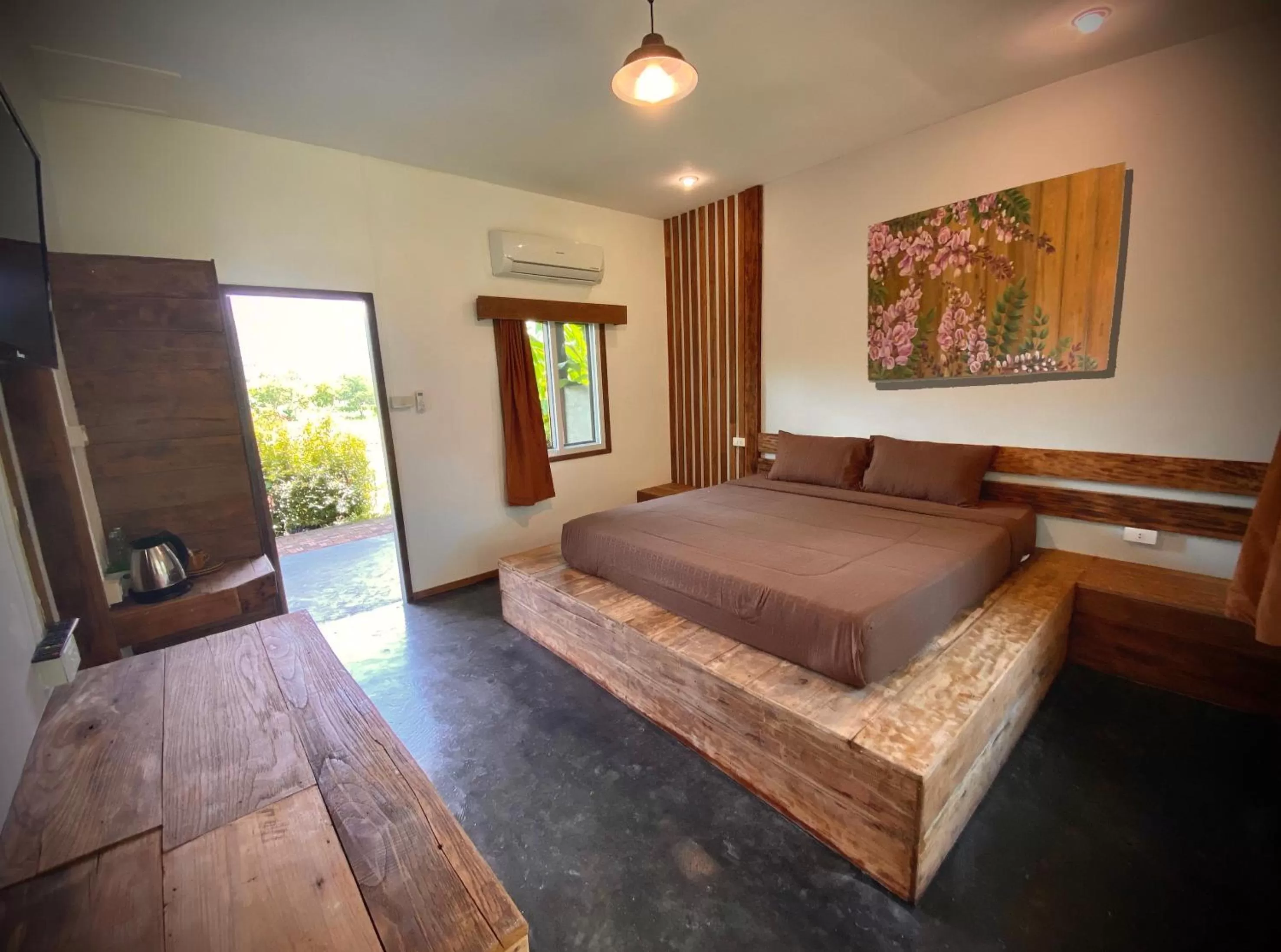 Standard King Room in Sirita