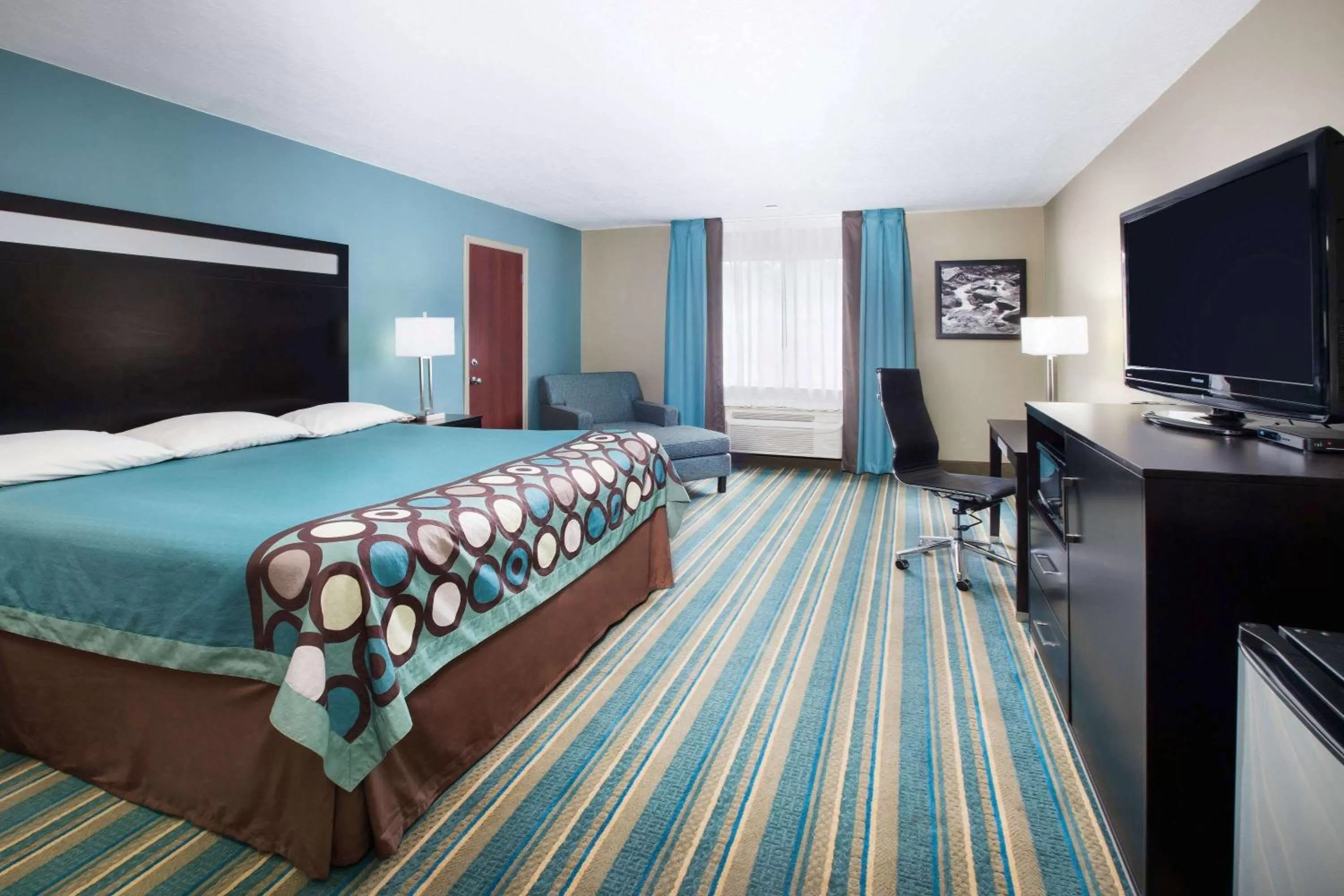 King Studio Suite - Non-Smoking in Super 8 by Wyndham Sulphur